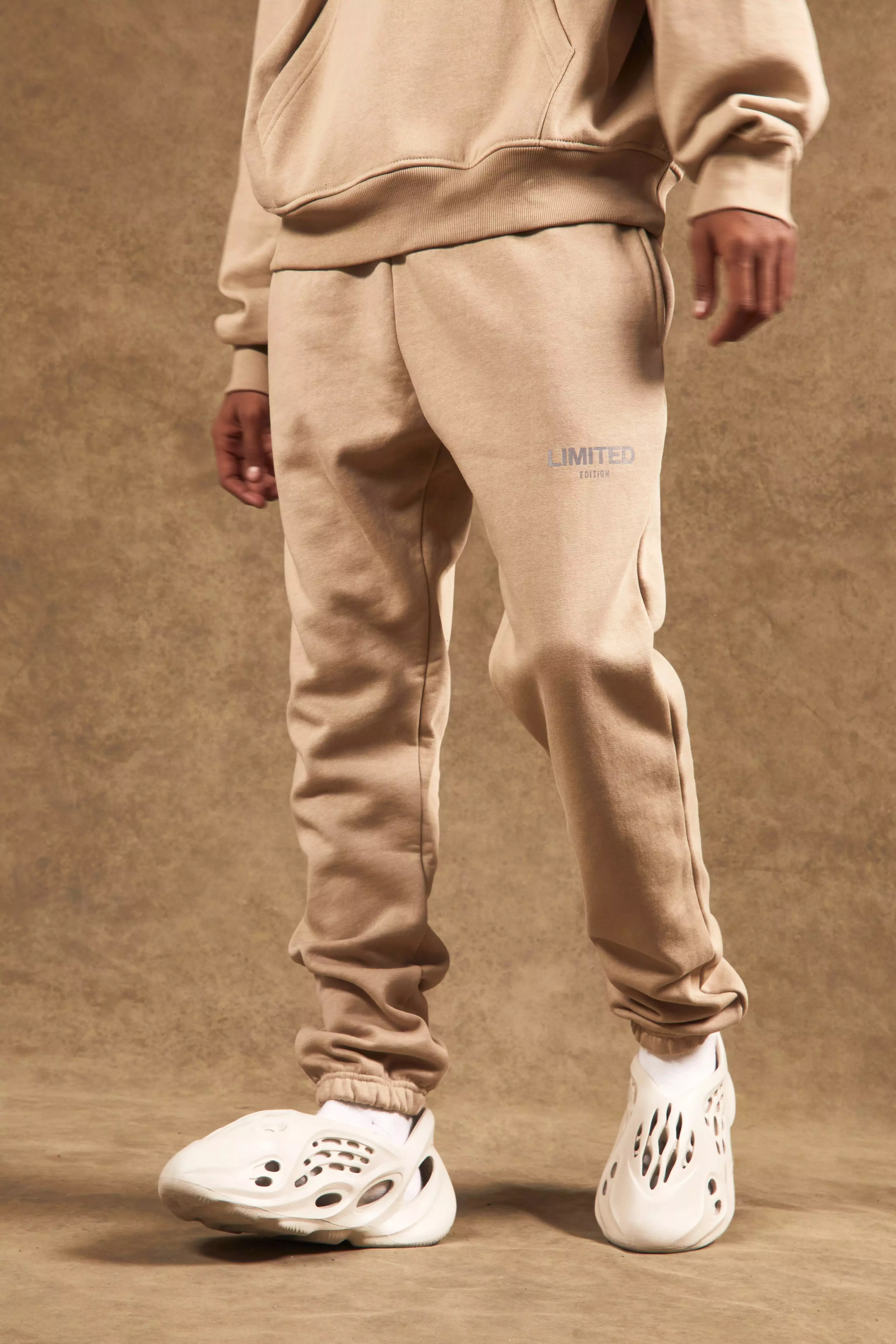 Heavyweight best sale joggers mens