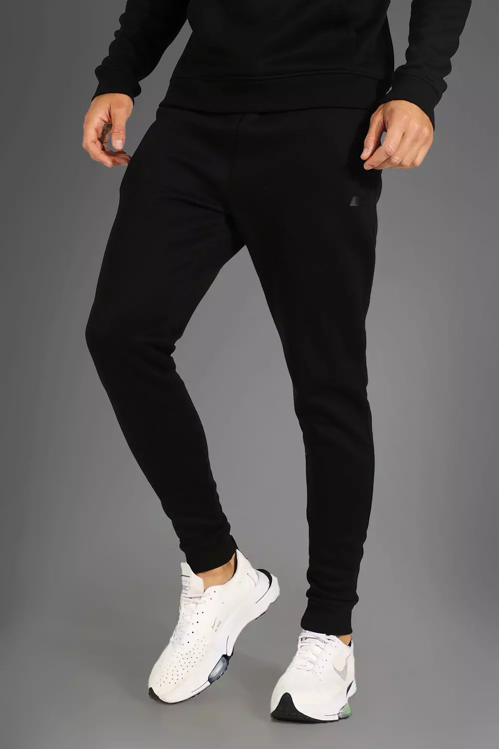 Nike joggers clearance for tall guys