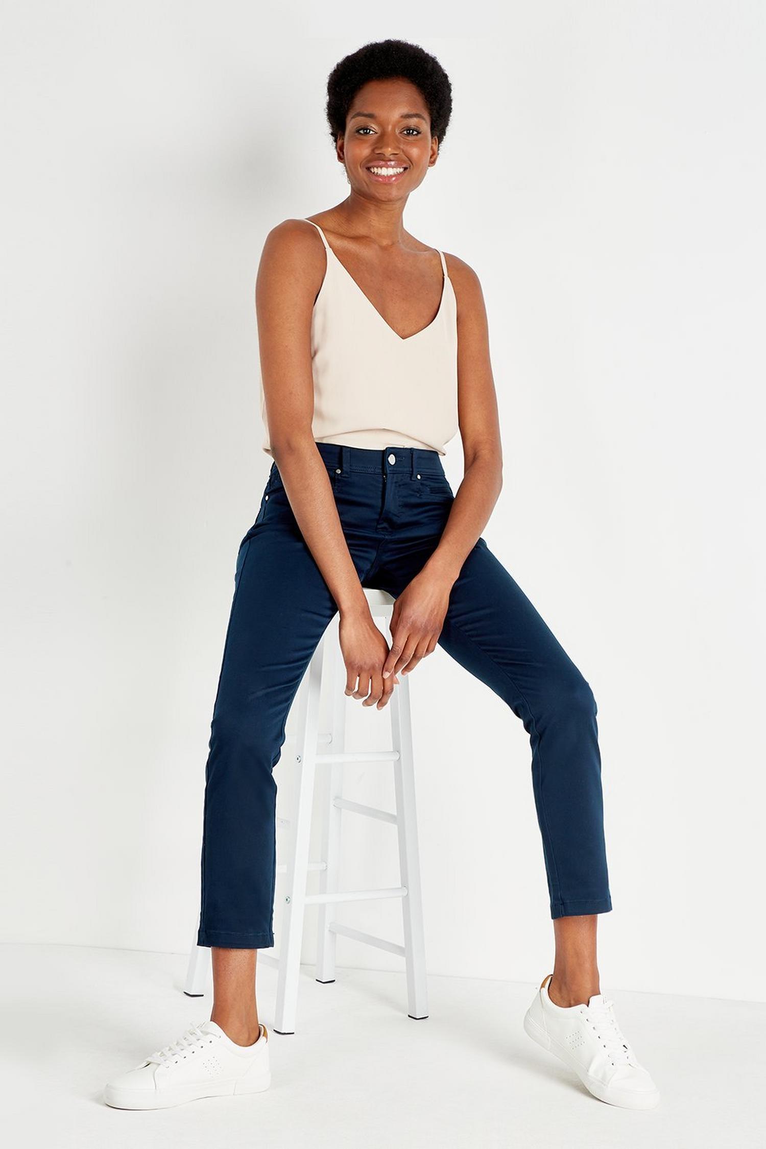 levi signature mid rise slim cuffed
