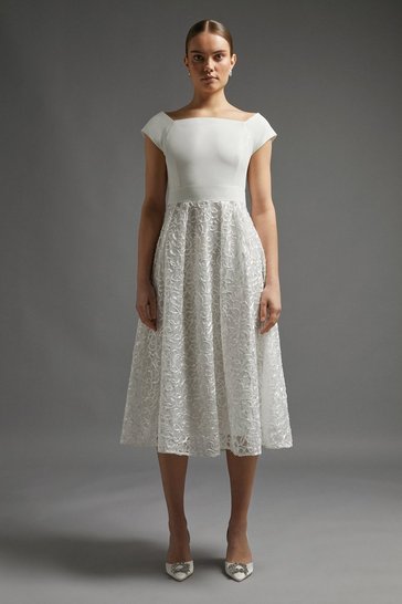 Coast – Plus Size V Neck Embroidered Maxi Dress Robes de mariée à moins de 200 euros COAST
