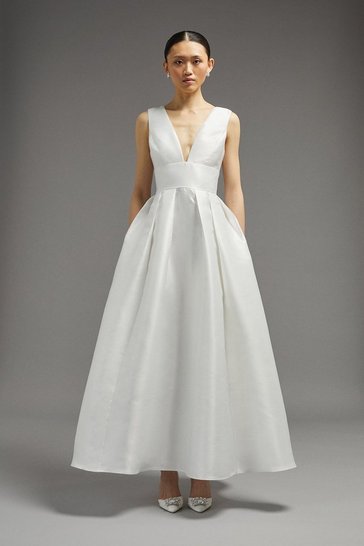 Coast – Flutter Sleeve Floral Embellished Maxi Dress Robes de mariée The Wedding Explorer