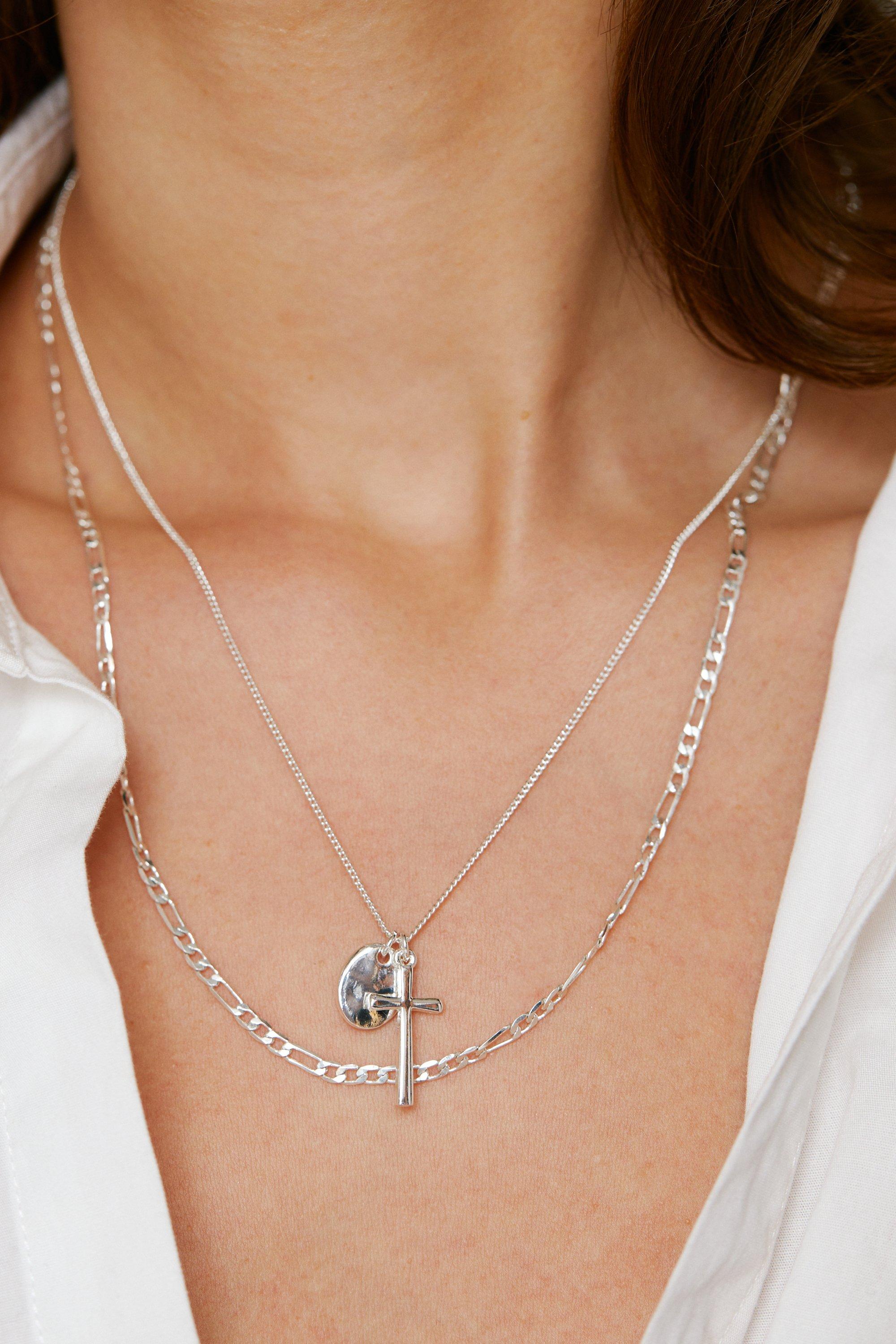 Collier Chaîne En Argent Fin Avec Pendentif Croix - One Size - Nasty Gal - Modalova