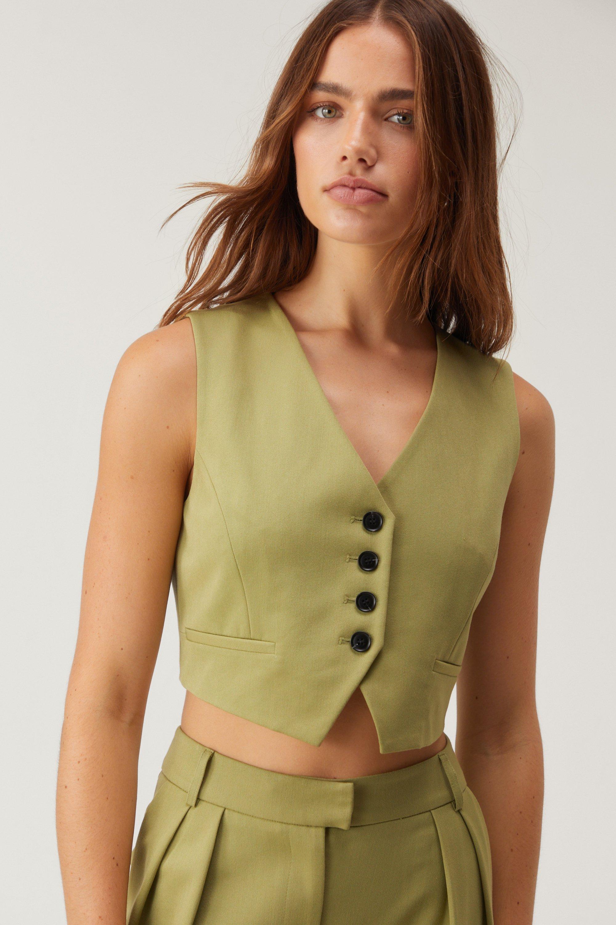 Petite Tailored Fitted Waistcoat - 40 - Nasty Gal - Modalova