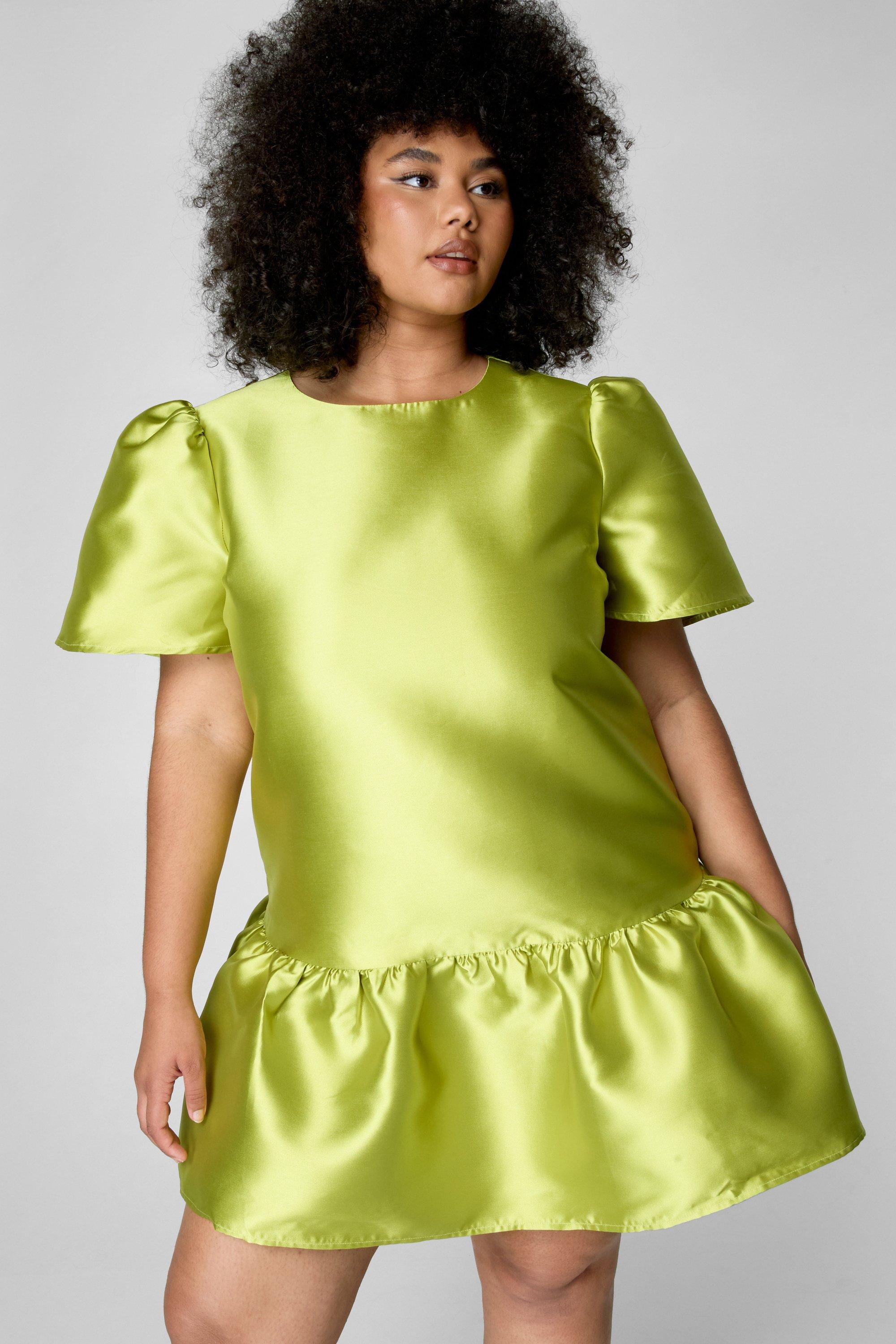 Plus Structured Satin Puff Sleeve Peplum Hem Mini Dress - 46 - Nasty Gal - Modalova