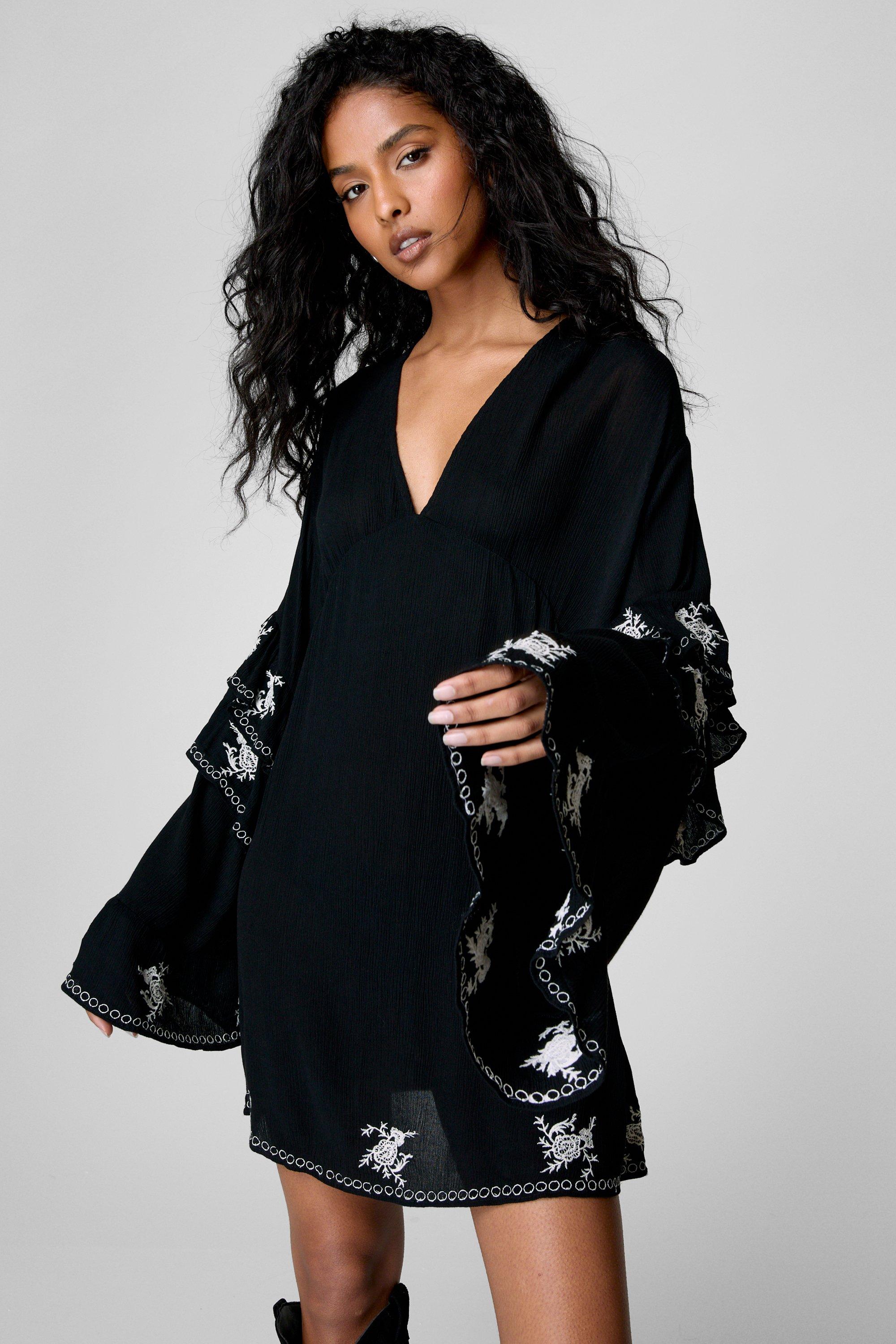Crinkle Embroidered Ruffle Sleeve Plunge Tunic Dress - 32 - Nasty Gal - Modalova