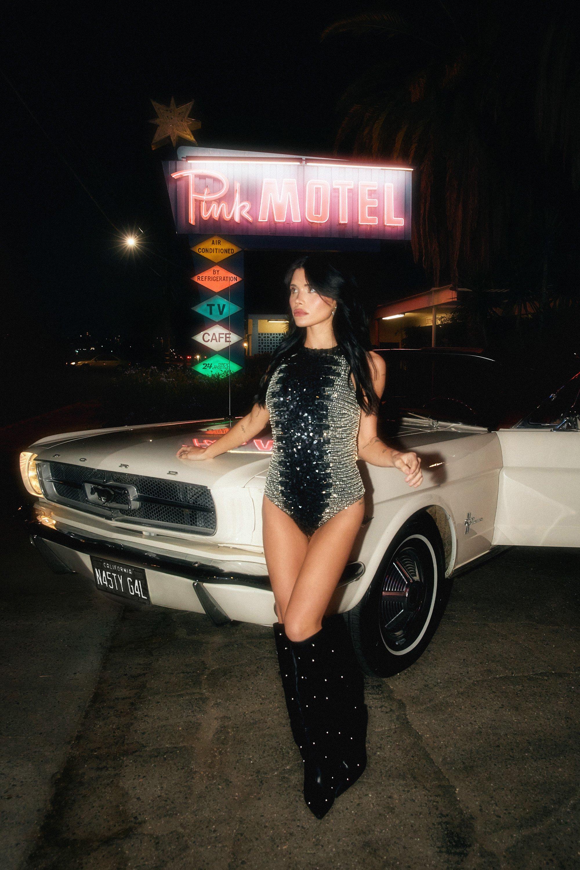 Nessa Barrett Embellished Ombre Sequin Bodysuit - 34 - Nasty Gal - Modalova