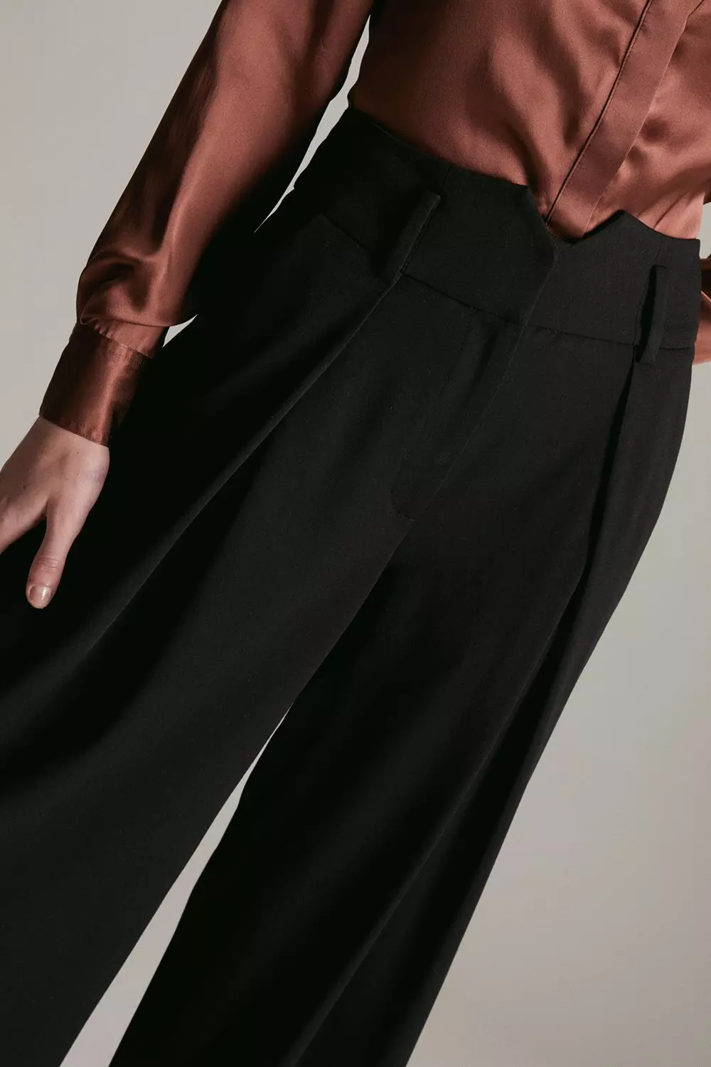 Pleated waistband belted wide-leg pant, Icône