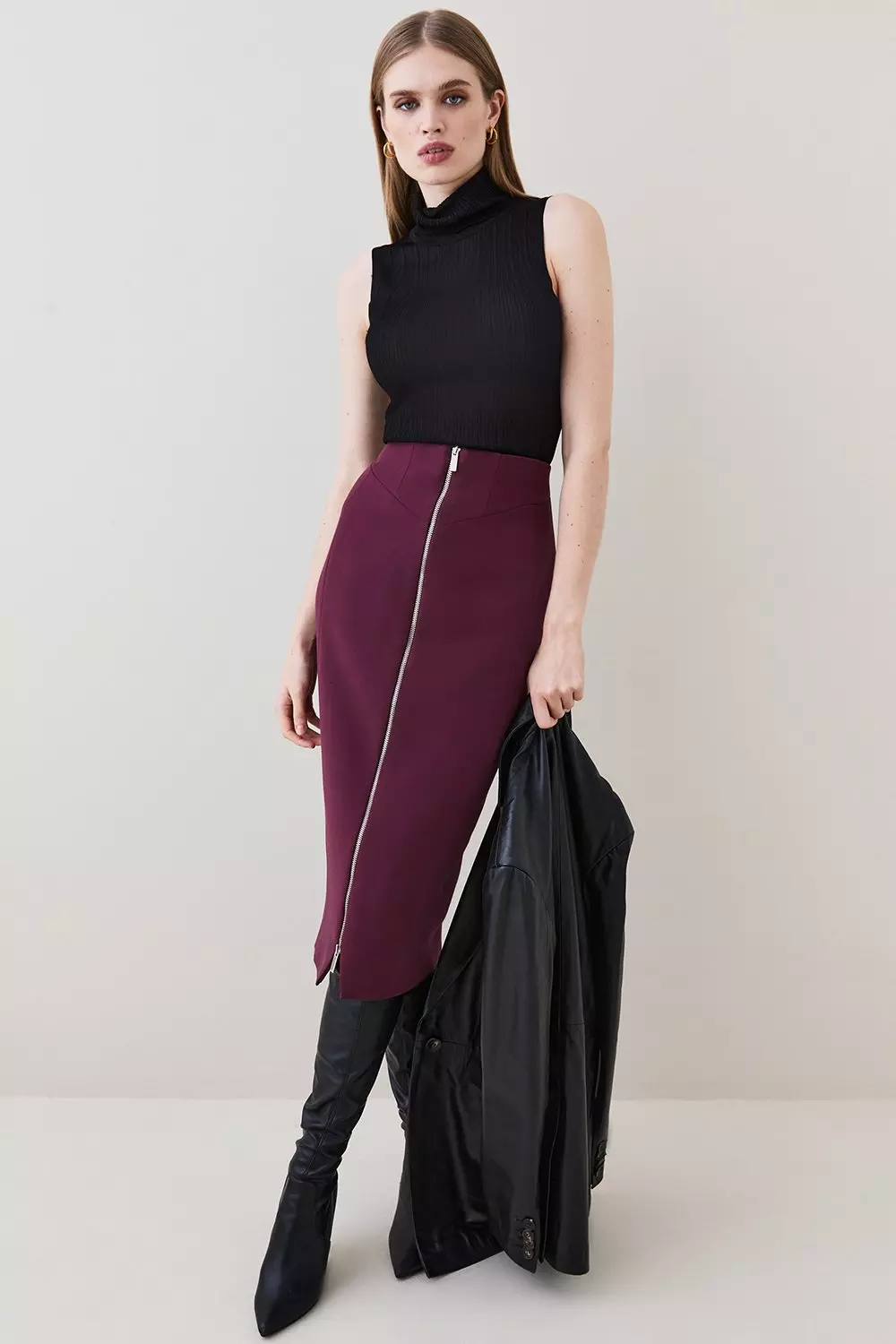 The Petite Seamed Pencil Skirt in Seasonless Stretch