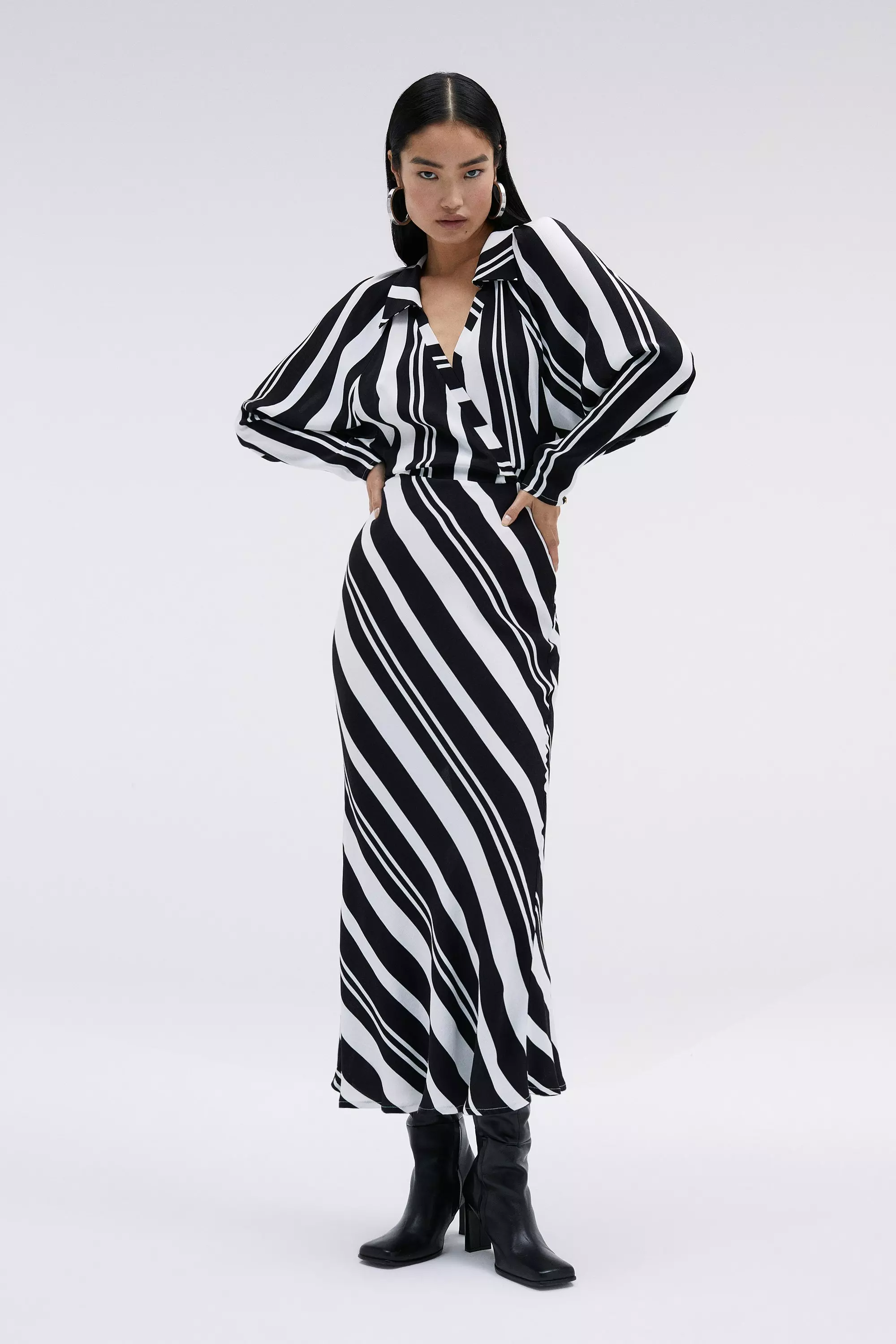 Mixed Stripe Collared Batwing Midi Dress