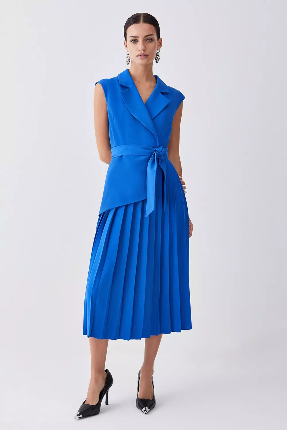 Midi pleated outlet dress with sleeves