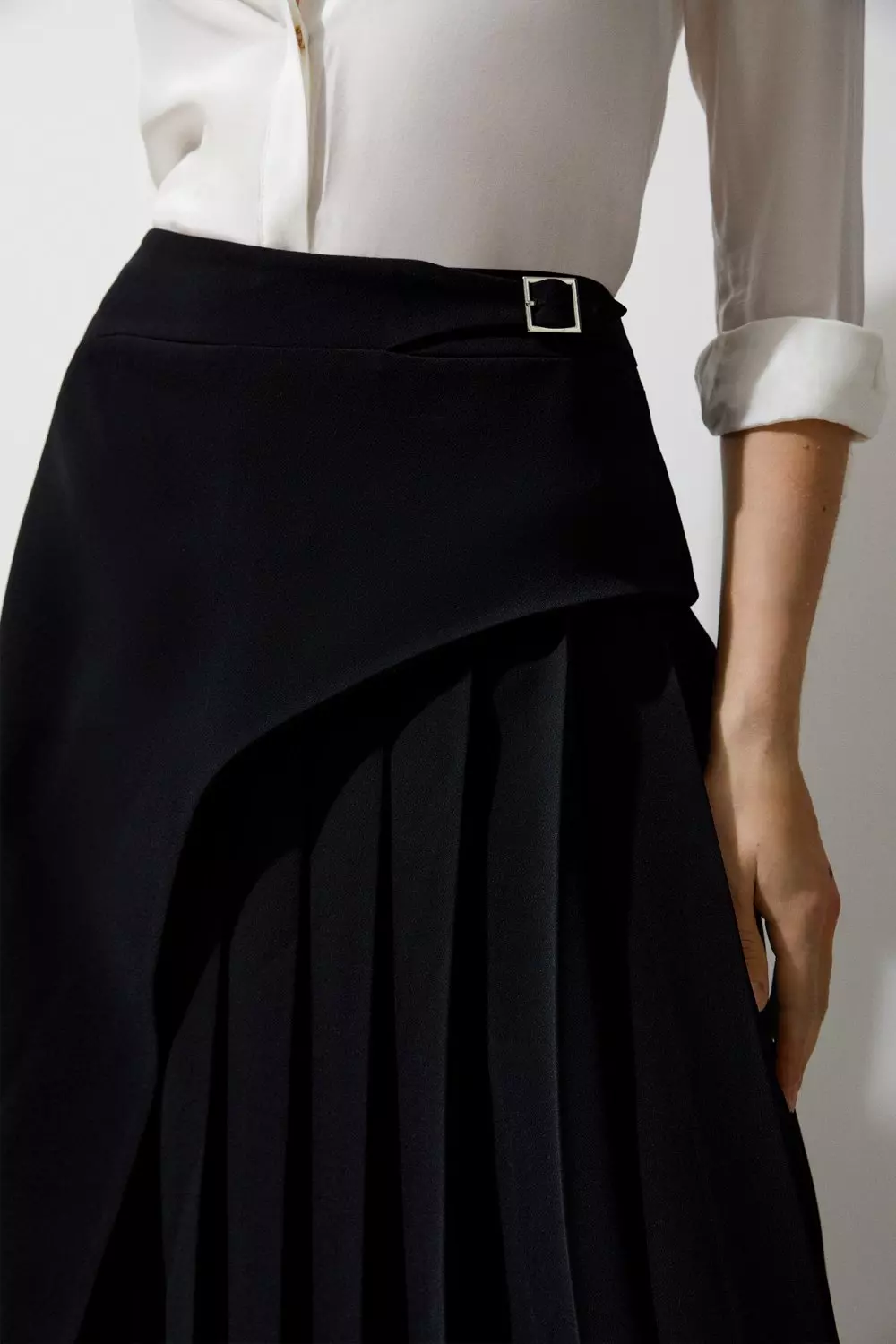 Tailored Buckle Detail Pleated Midi Skirt