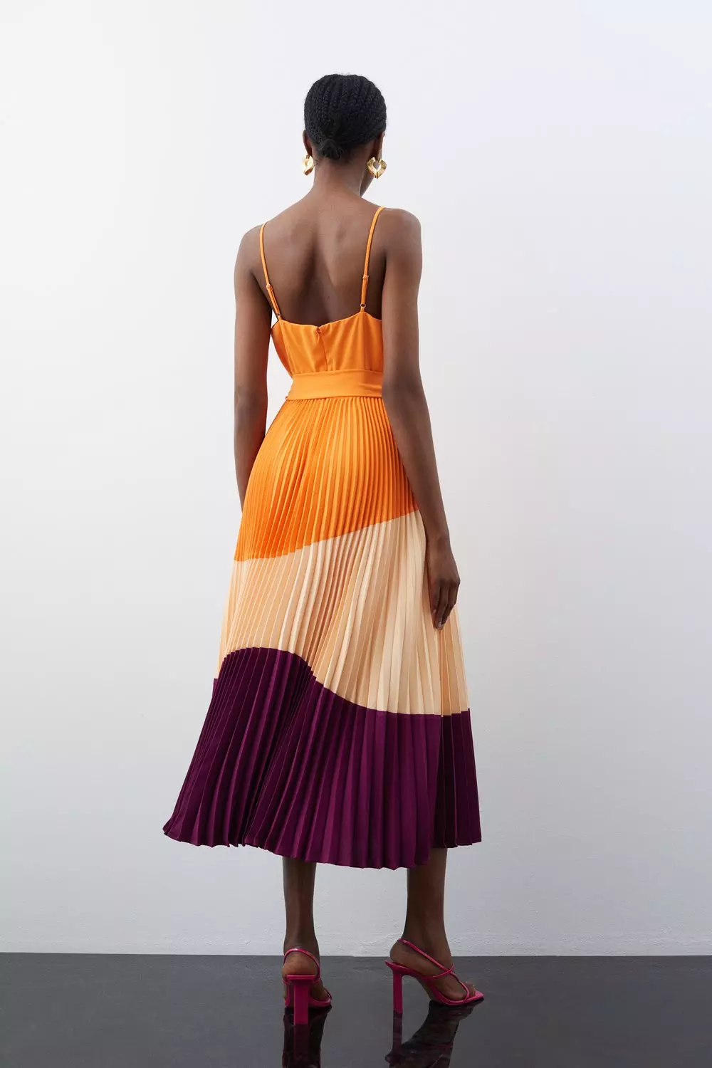 Colour block 2025 pleated dress