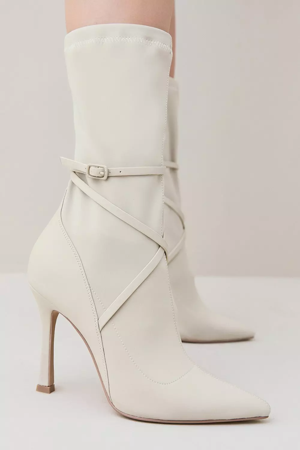 White sock hotsell boot heels