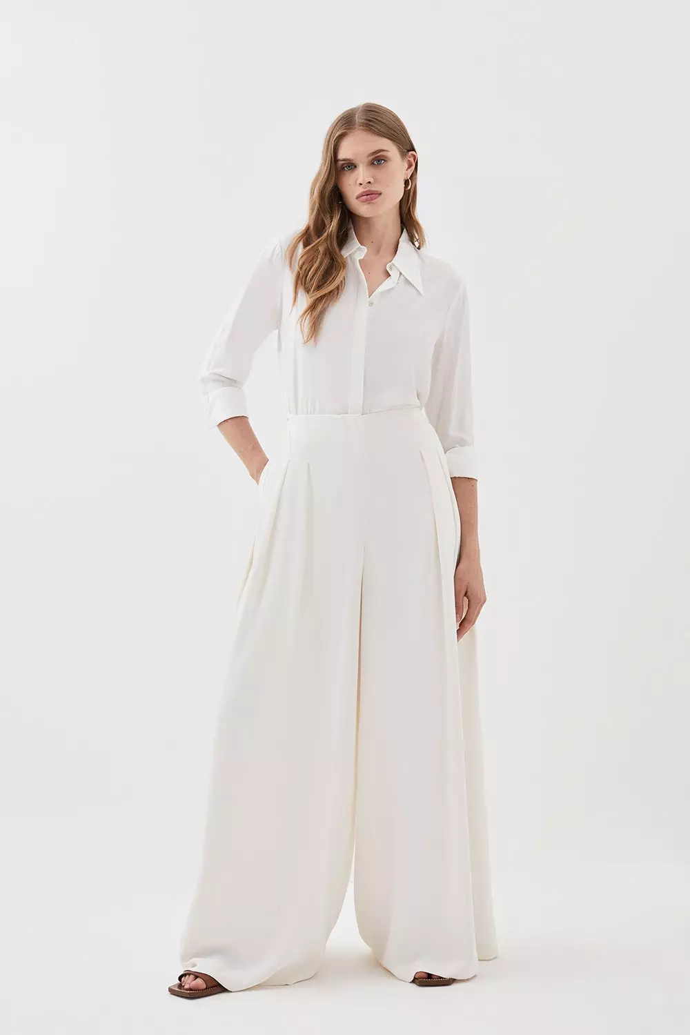 Soft Tailored Pleated Wide Leg Trouser