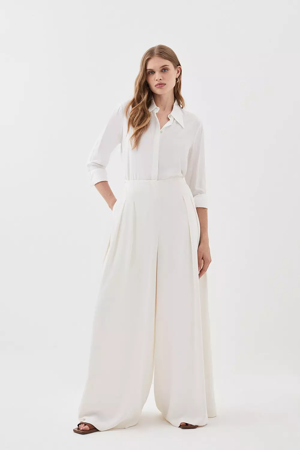 Soft Tailored Pleated Wide Leg Pants