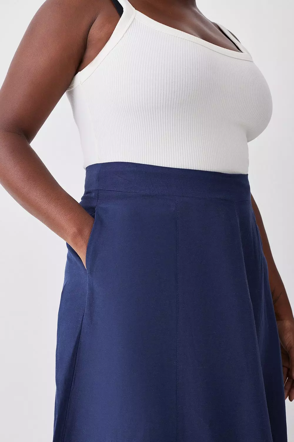 Linen skirt plus outlet size