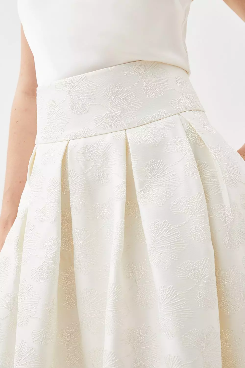 新品・未開封 【Audire新品】Blooming jacquard skirt(White