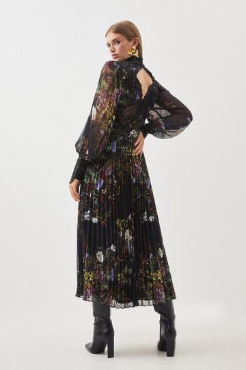Floral Applique Lace Pleated Maxi Dress black