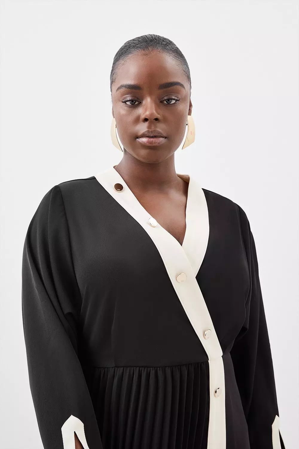 Women's Plus Size Black Pleated Sleeve Blouse (1XL)