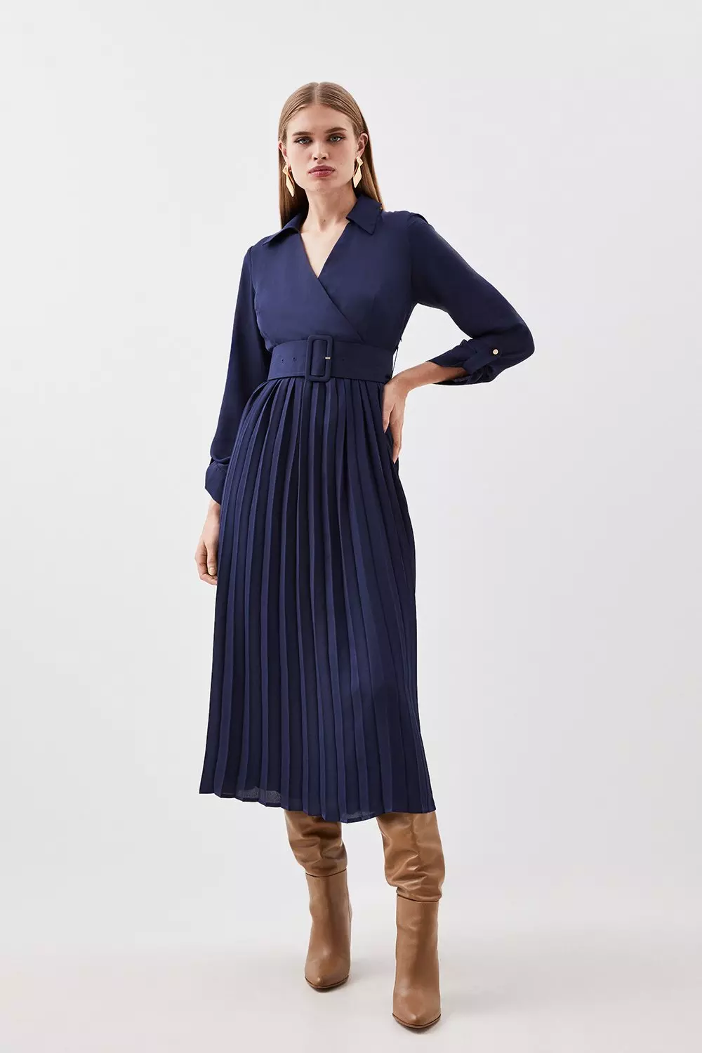 Long dress with clearance pleats