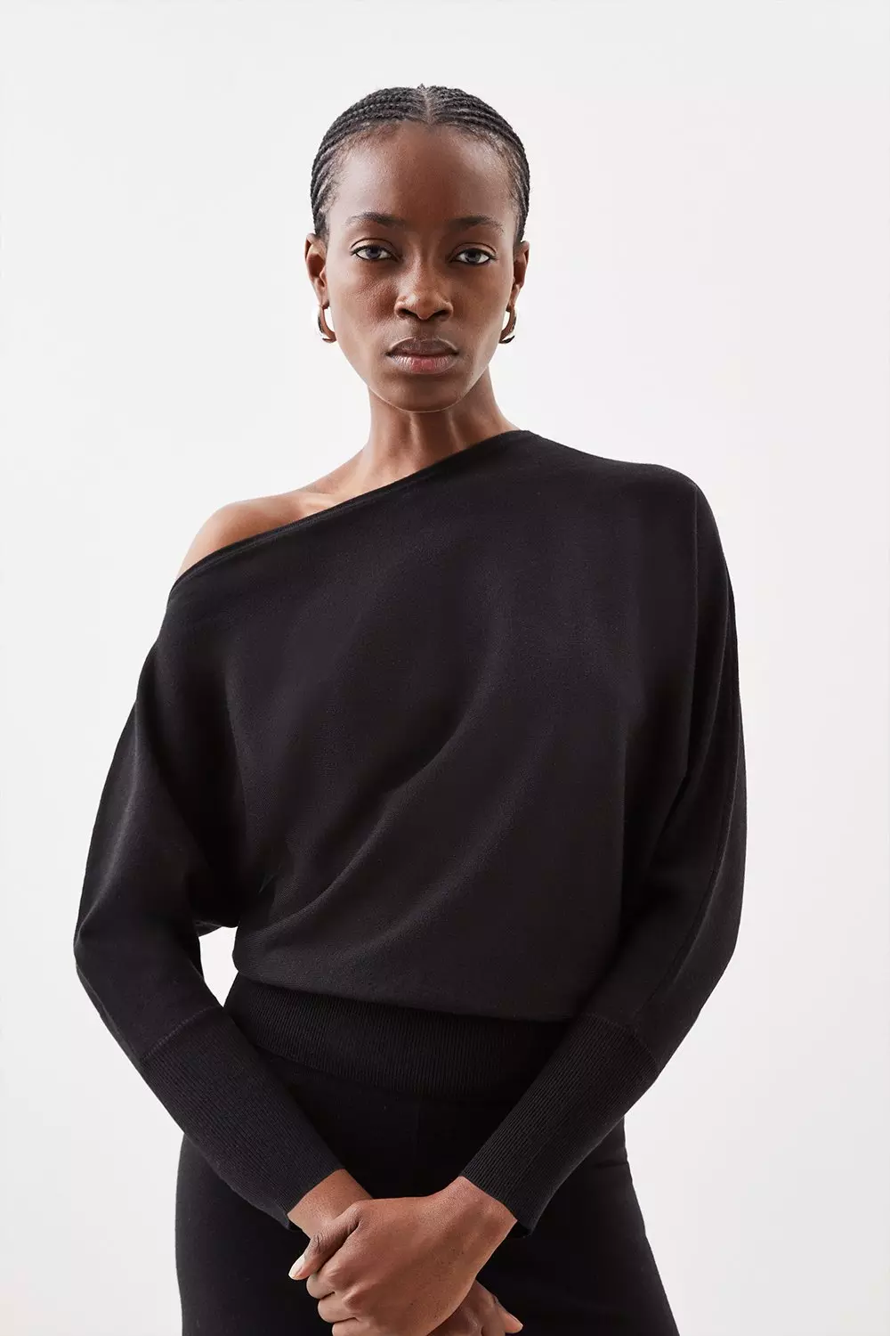 Black one outlet shoulder jumper