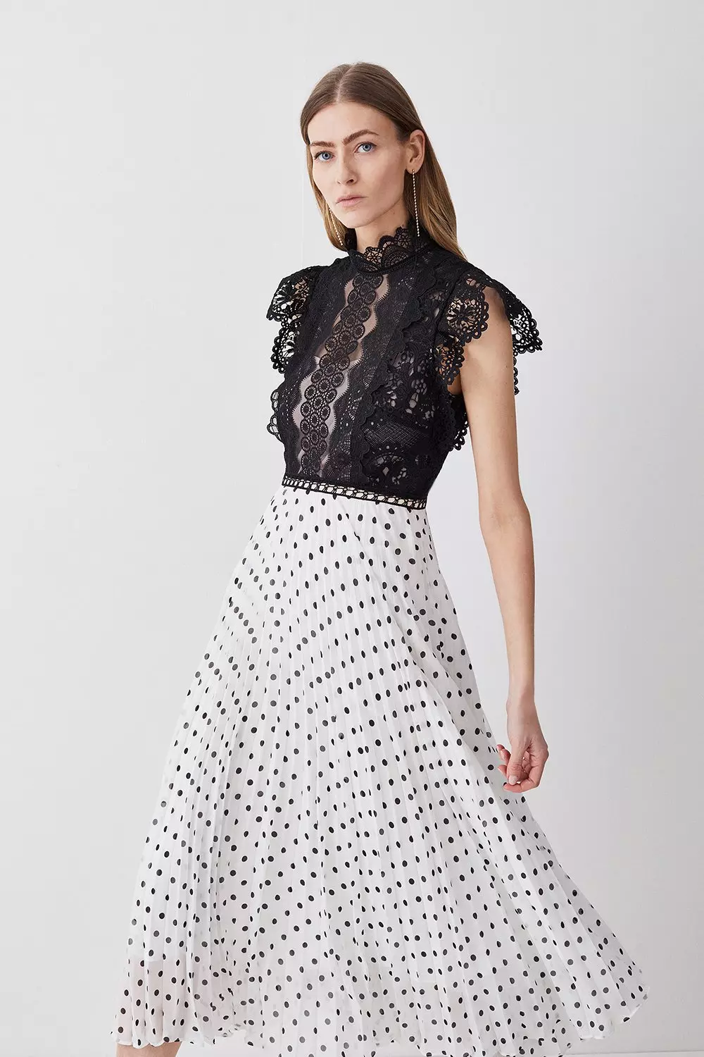 Polka dot pleated outlet skirt