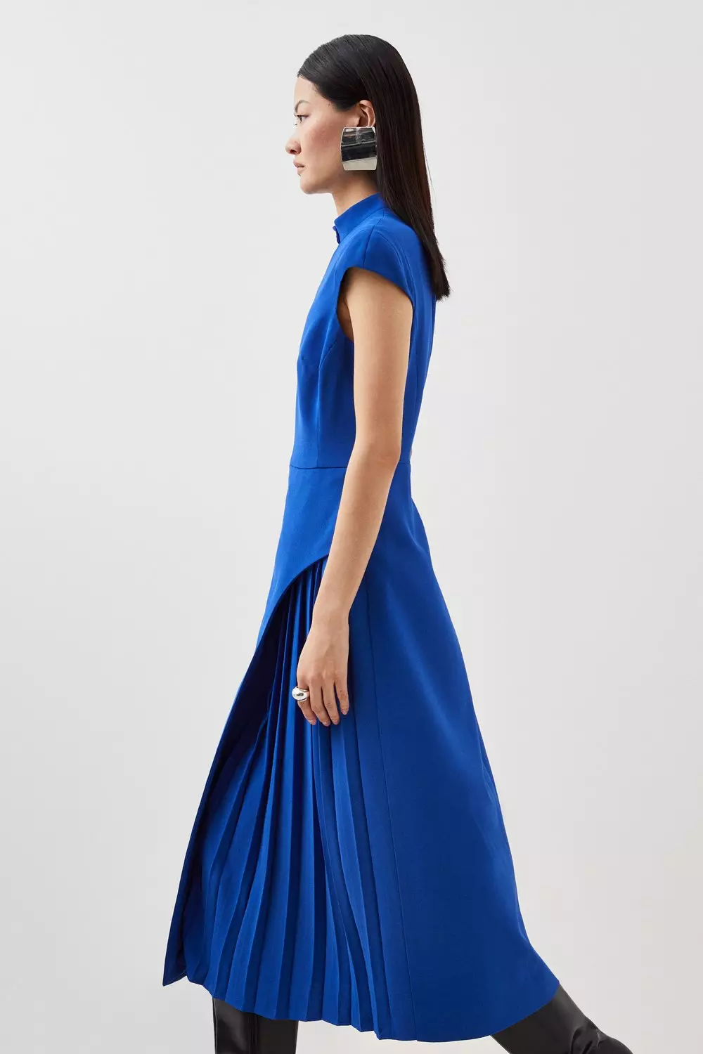 Crepe Sleeveless Pleat Detail Midi Dress