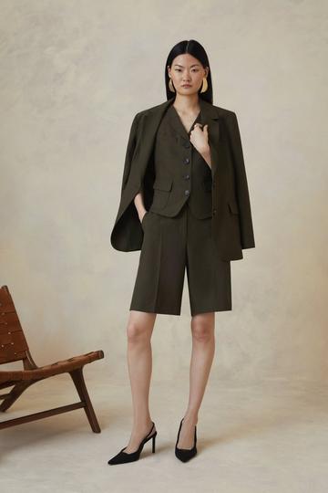 The Founder Premium Tailored Tencel Linen Walking Shorts khaki