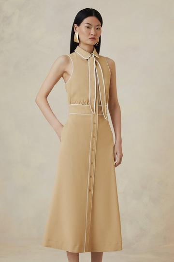 The Founder Contrast Tipped Sleeveless Tailored Shirt Dress camel