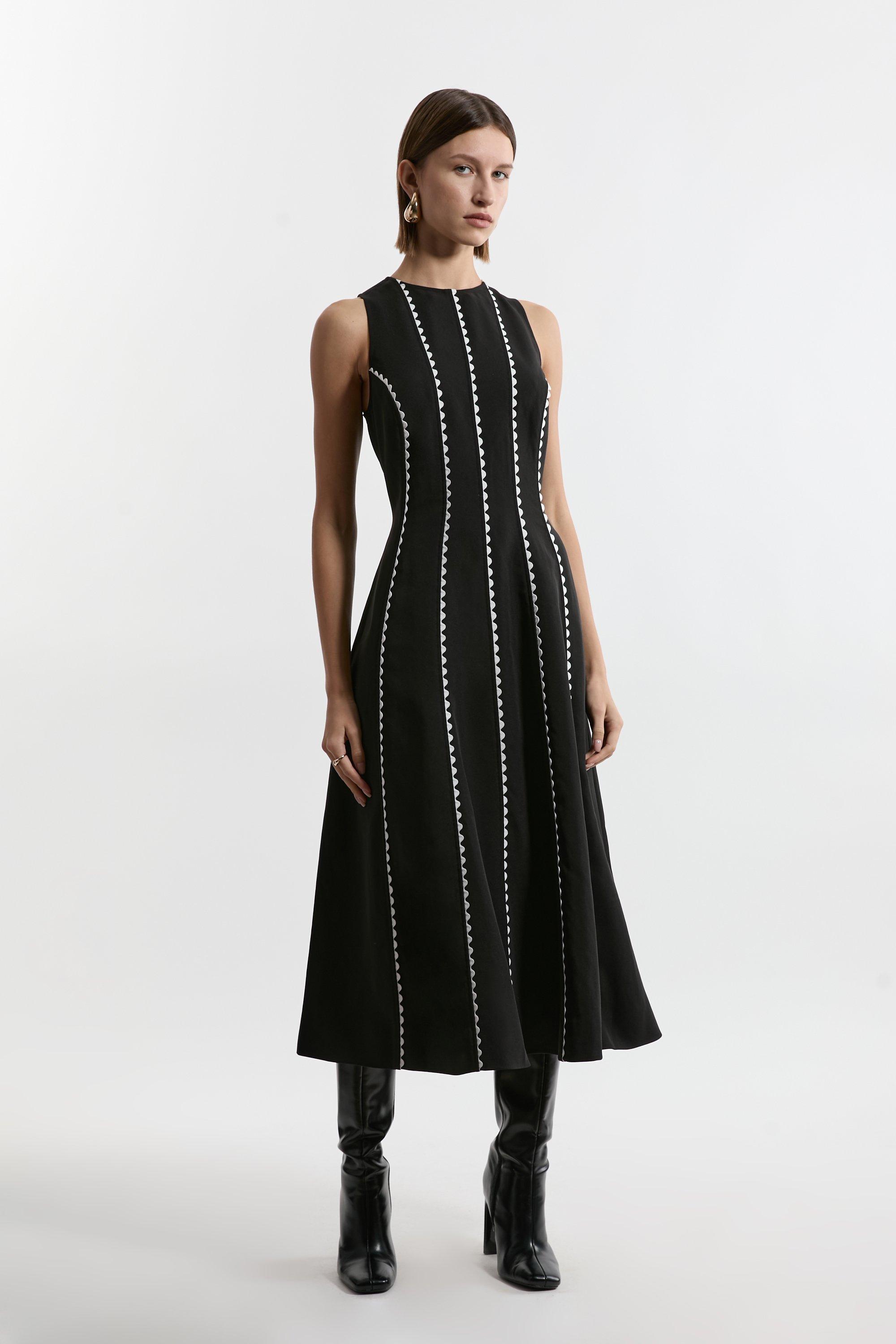 Tall Scallop Trim Panelled Crepe Maxi Dress - Mono