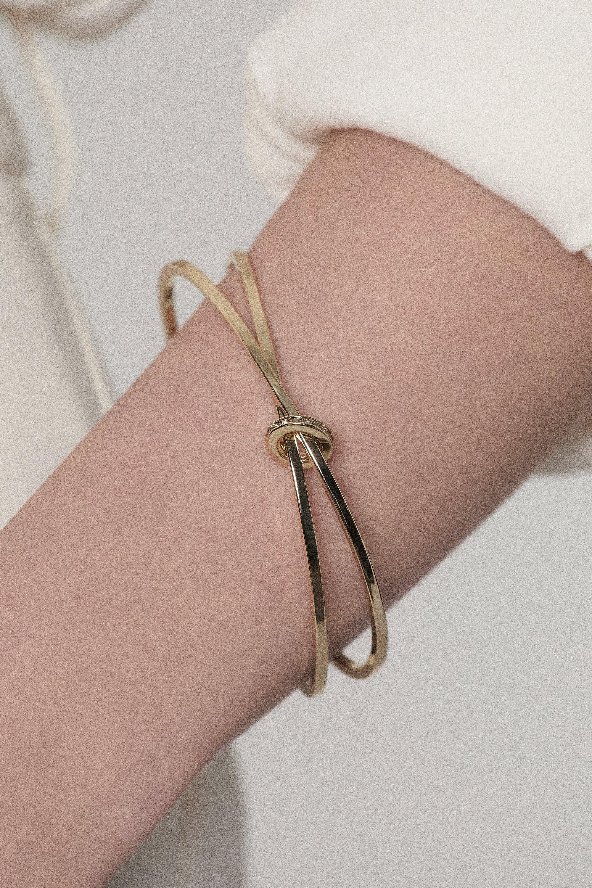 14kt Plated Oval Pavé Chain Bangle - Gold