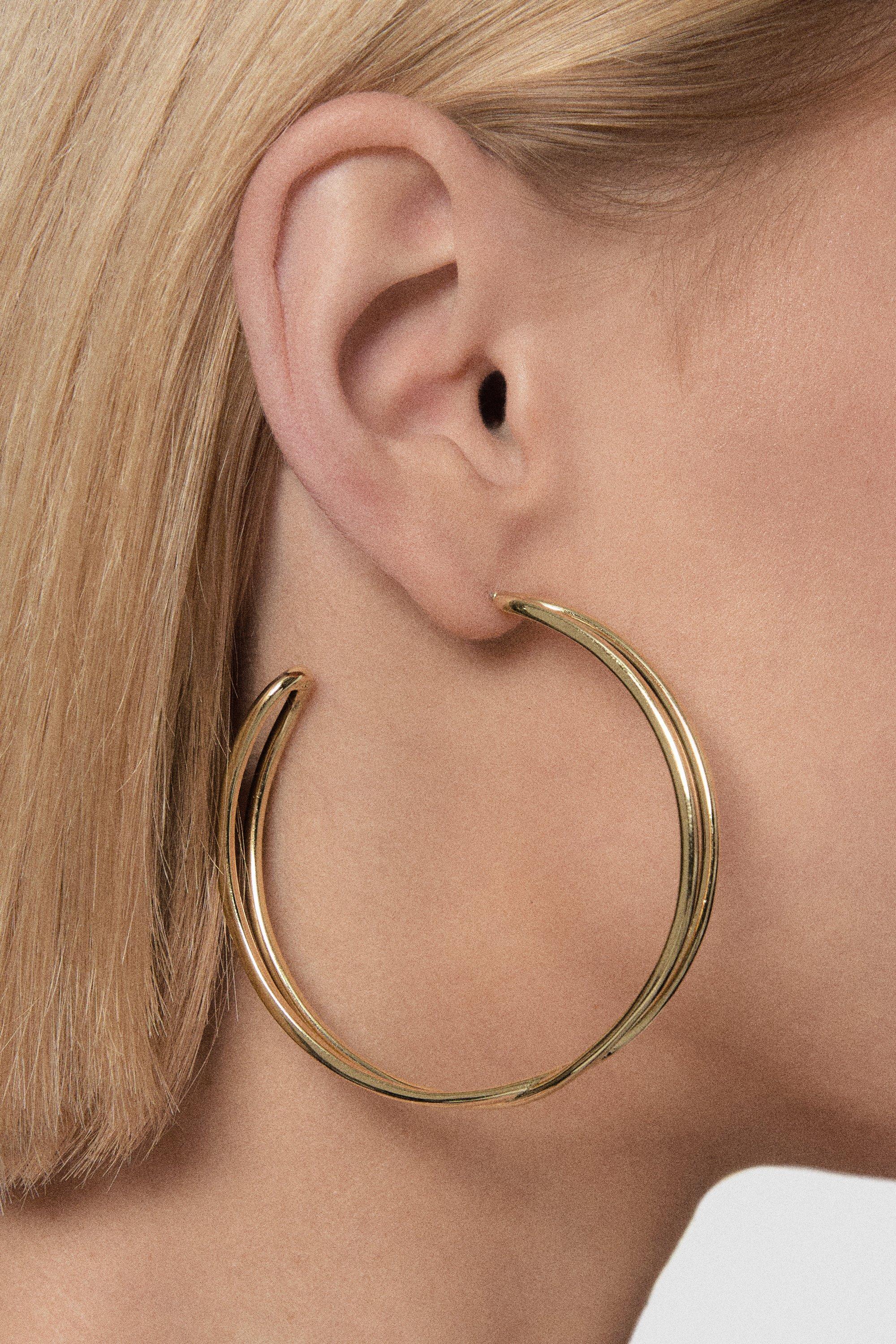 14kt Plated Criss Cross Hoop Earring - Gold