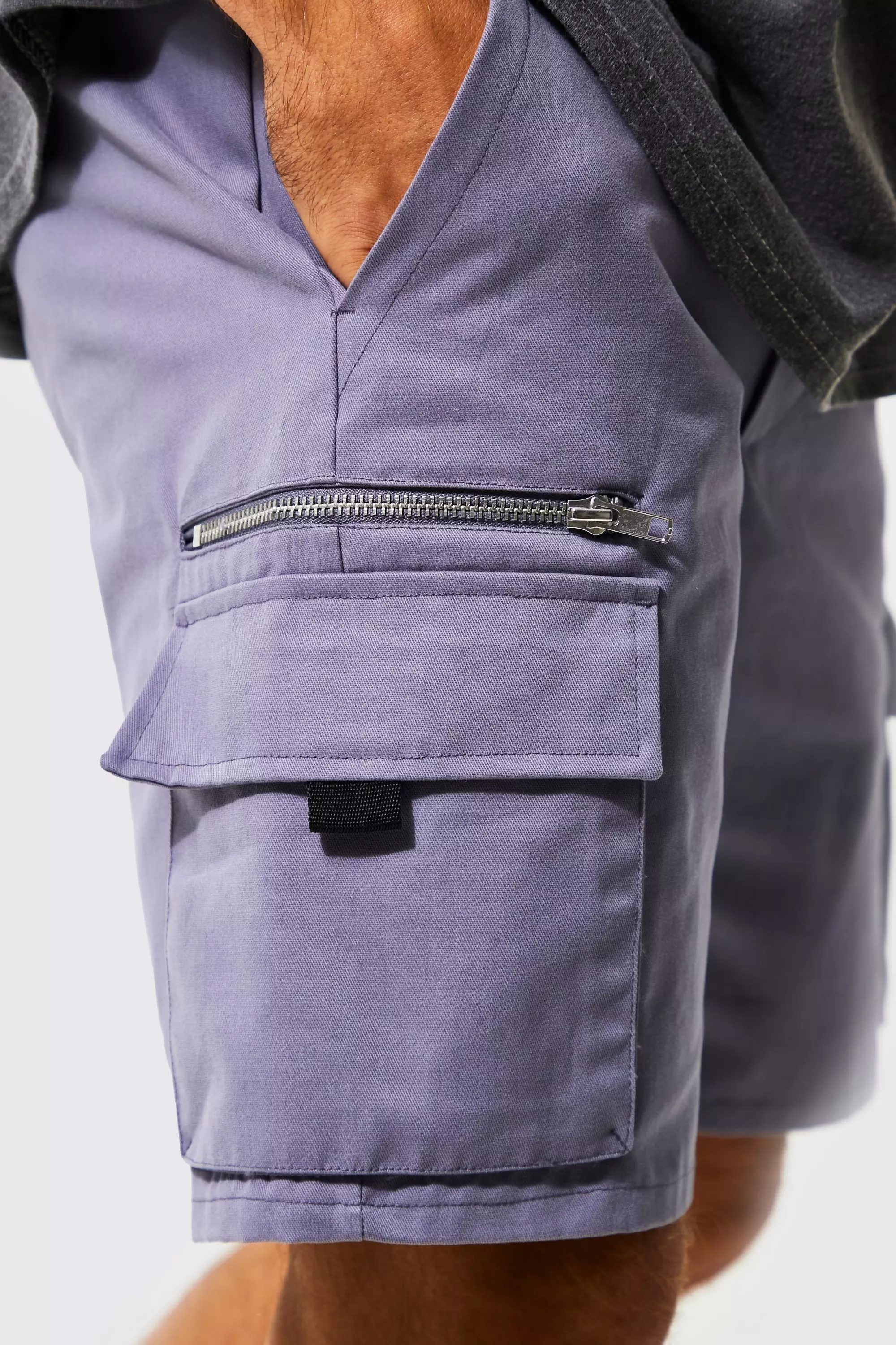 Mens cargo shorts with clearance zip pockets