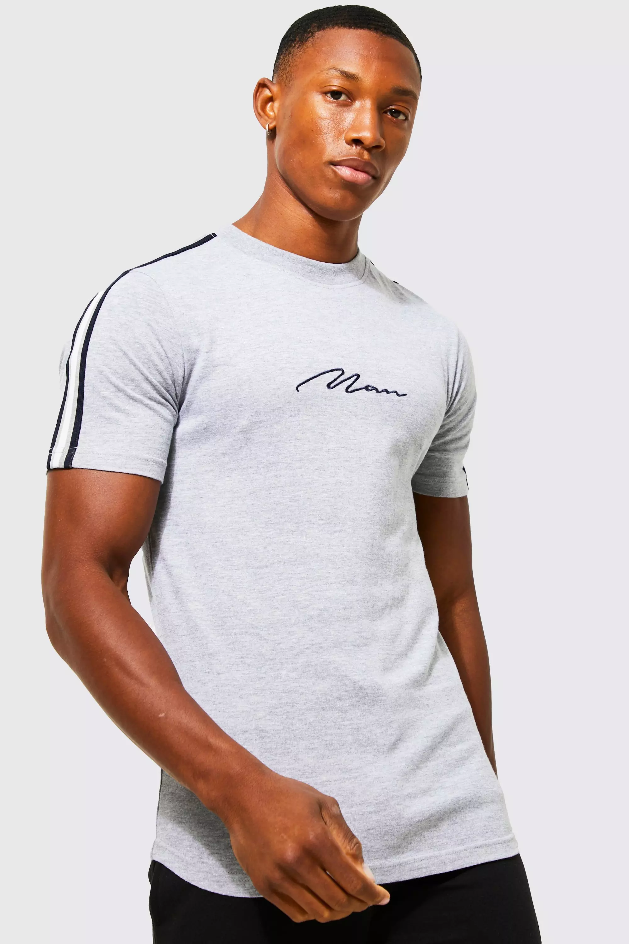 muscle fit curved hem t shirt