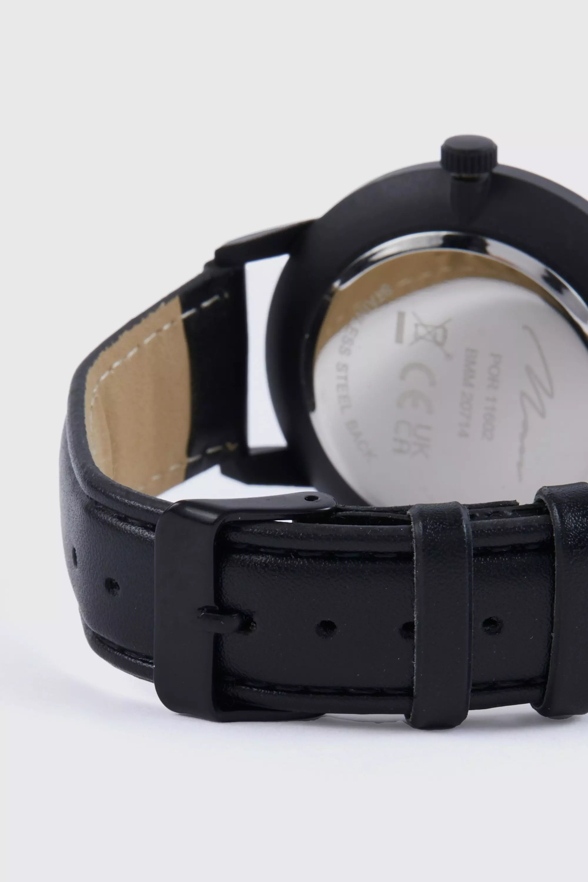 Man Signature Minimalistisch Horloge boohooMAN