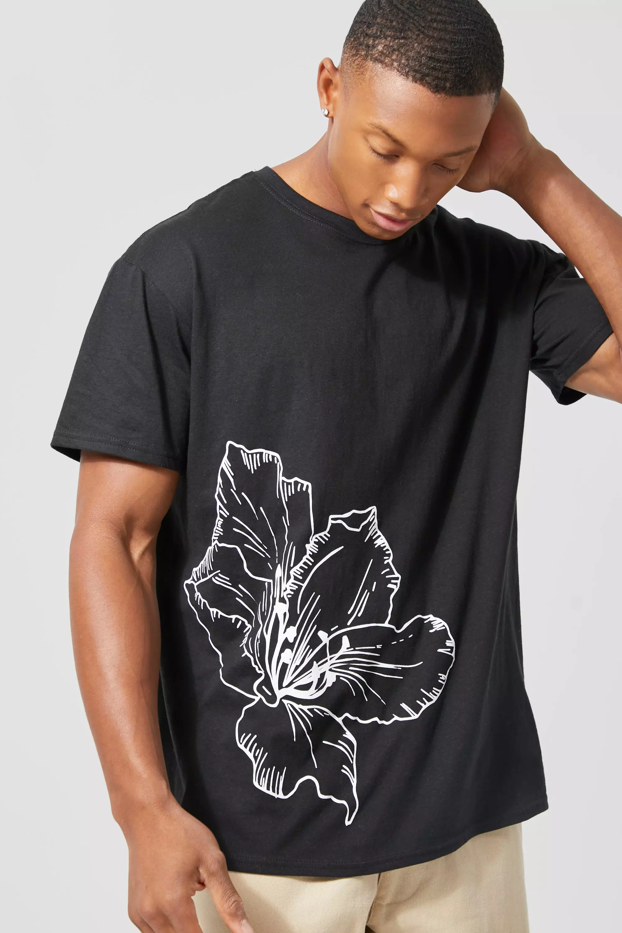 boohooMAN Mens Oversized Line Drawn Flower Print Sweatshirt - Black