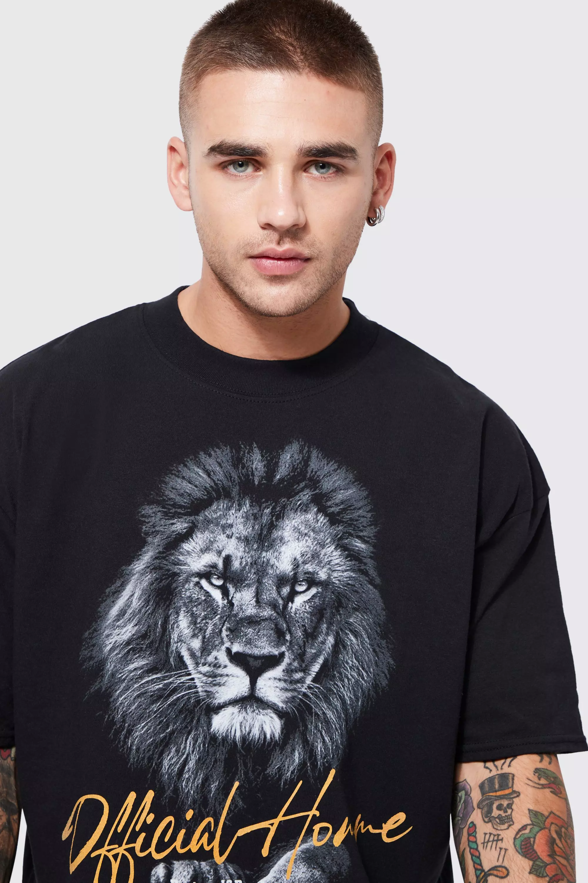 lion graphic tee