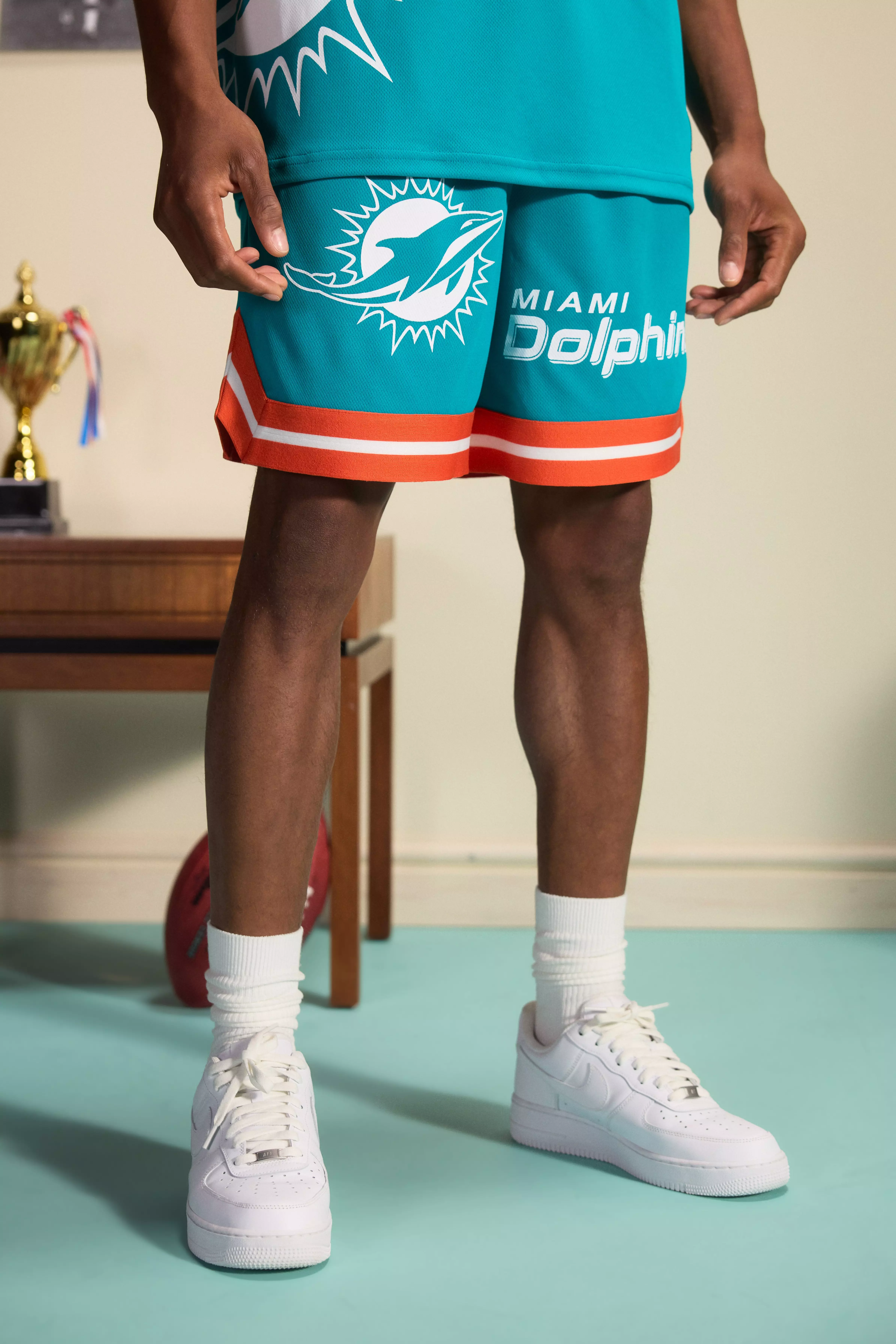 Short Loose Mesh Nfl Dolphins Tape Hem Short