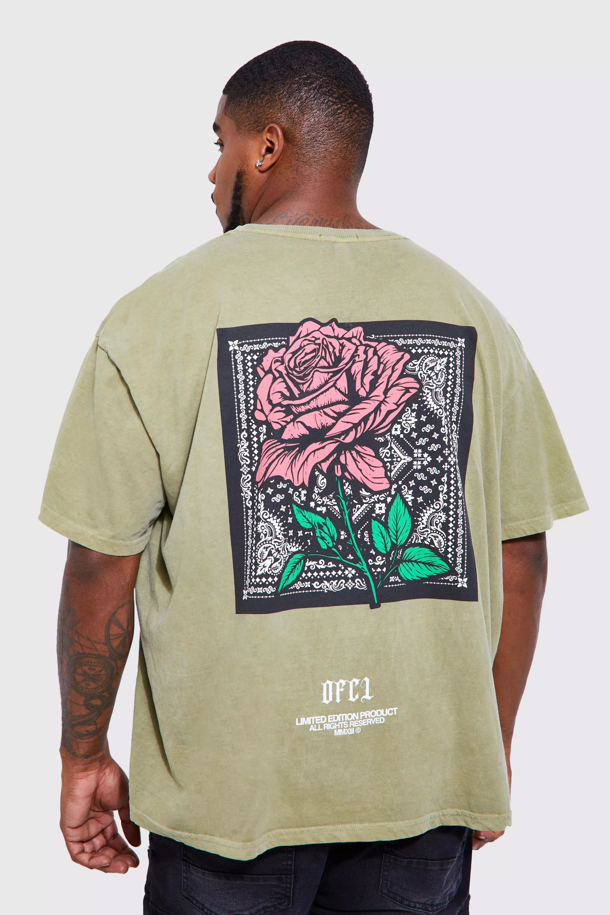 Plus Oversized Rose Back Graphic T-shirt