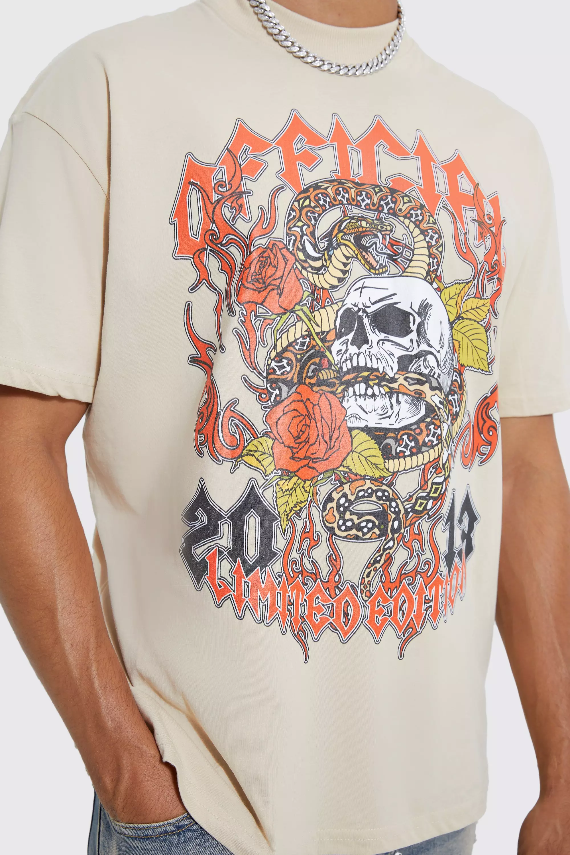 Oversized Extended Neck Gothic Skull T-shirt | boohooMAN USA