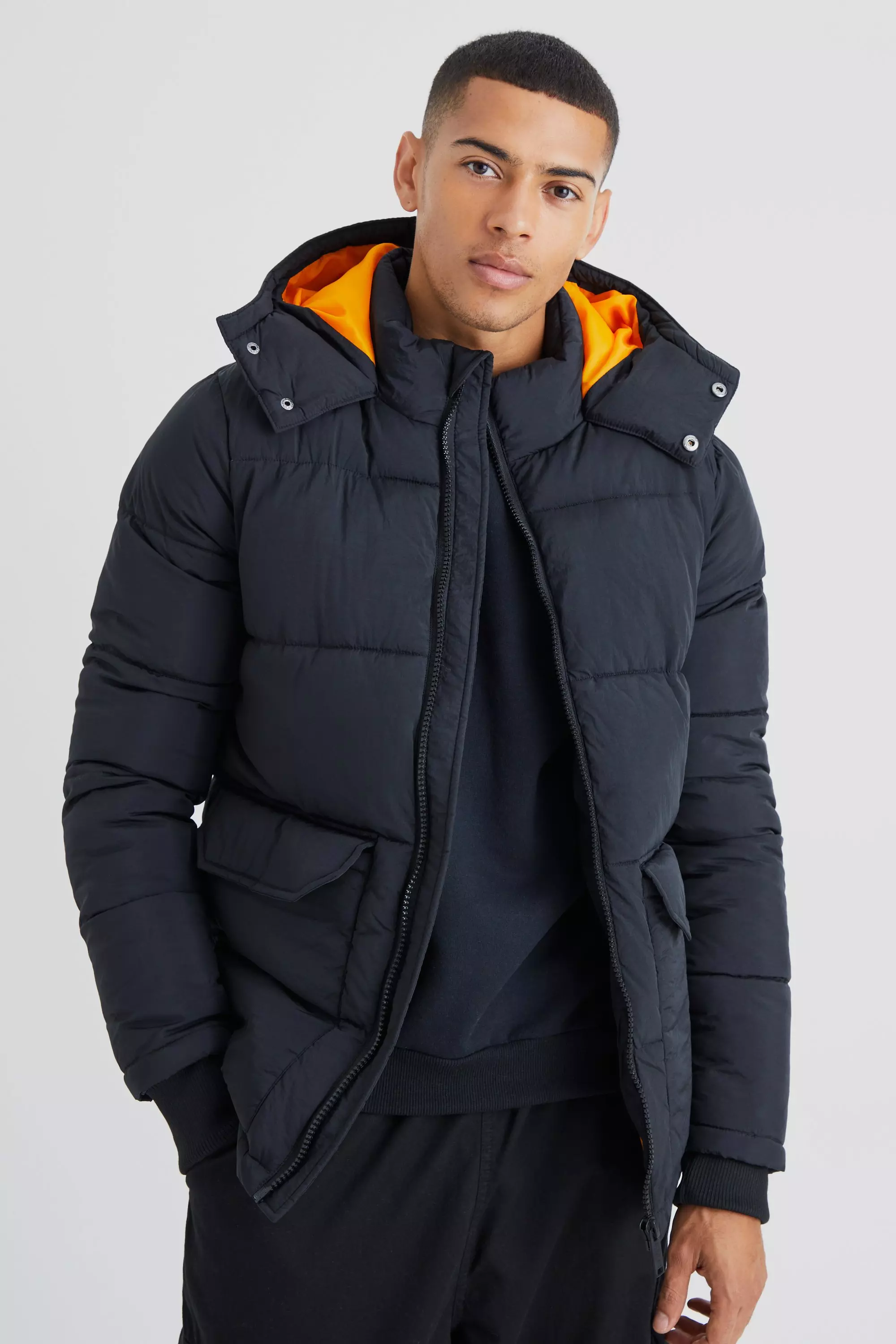 Medium length puffer outlet jacket