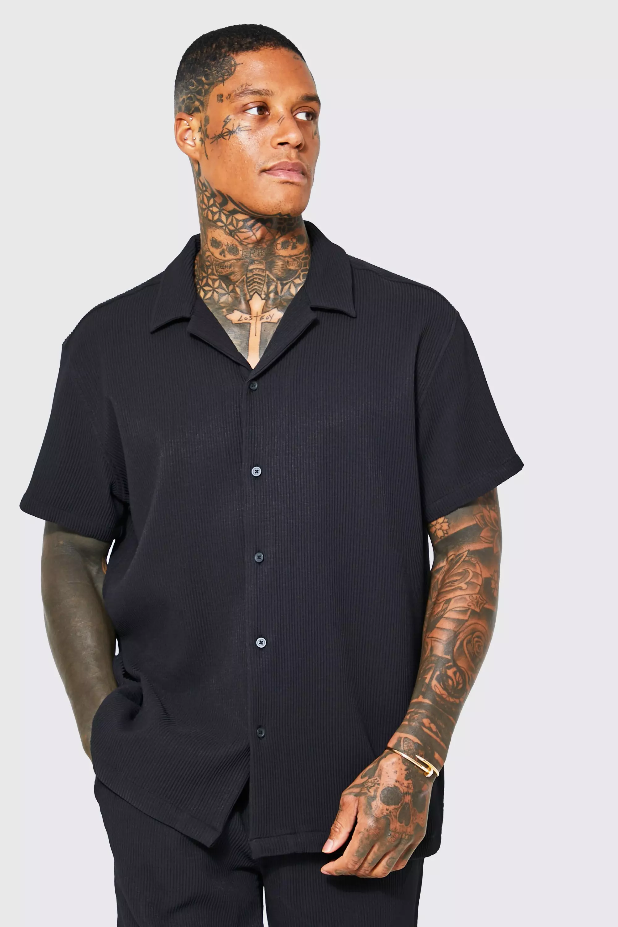 Short Sleeve Revere Oversized Pleated Shirt  Men short sleeve, Pleated  shirt, Oxford shirt men