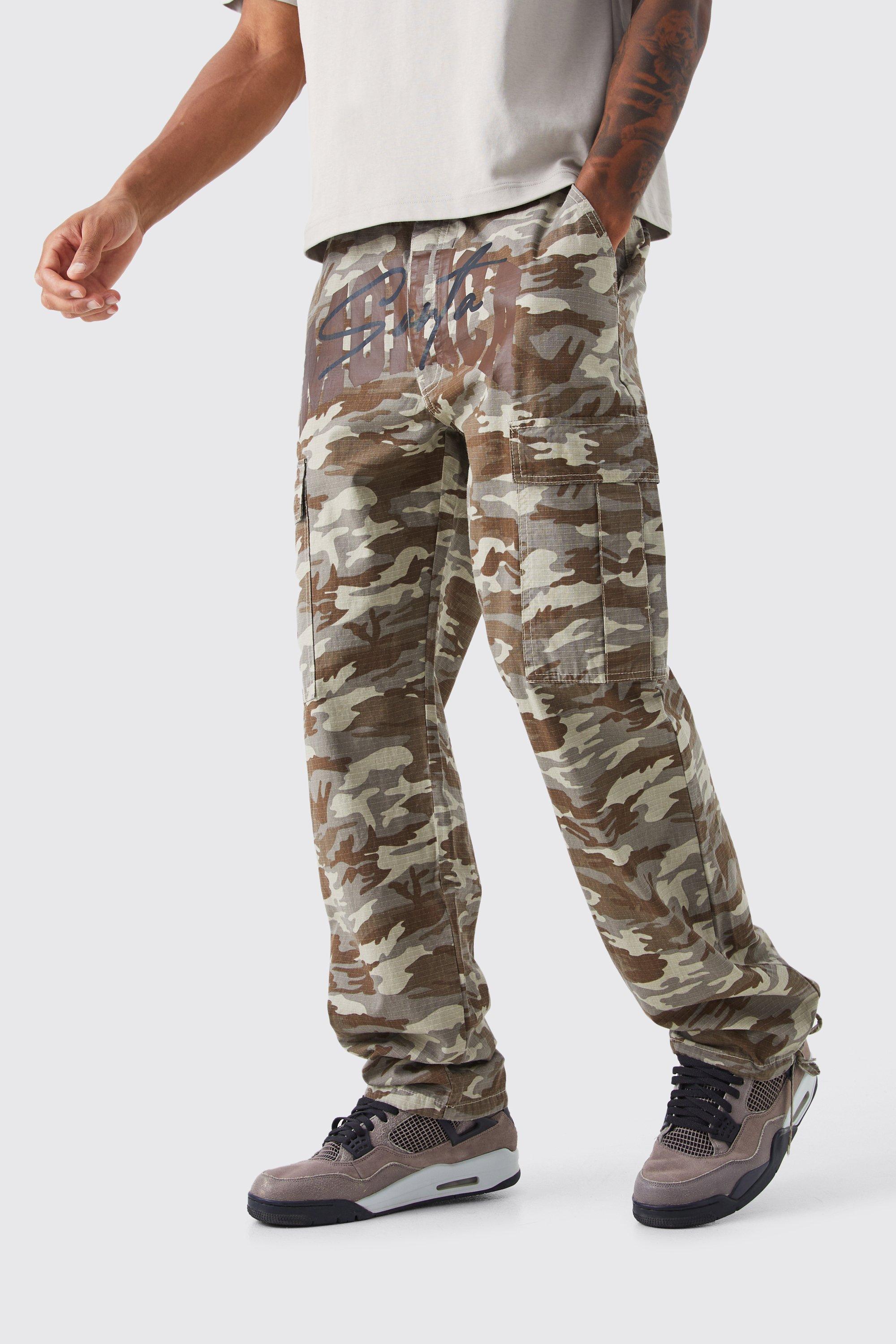 Boohoo Tall Baggy Cargo Varsity Camo Broek Met Tekst, Khaki