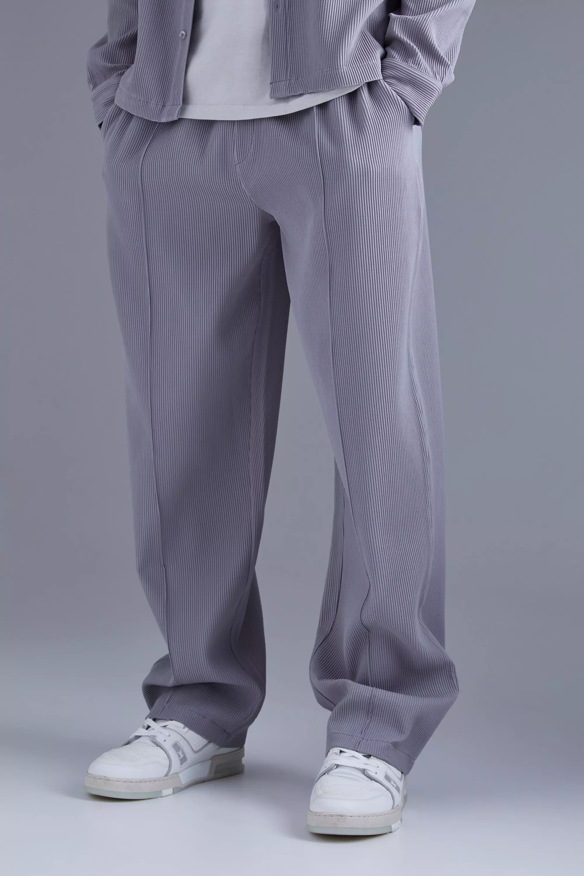 Elastic Waist Relaxed Fit Pleated Trouser