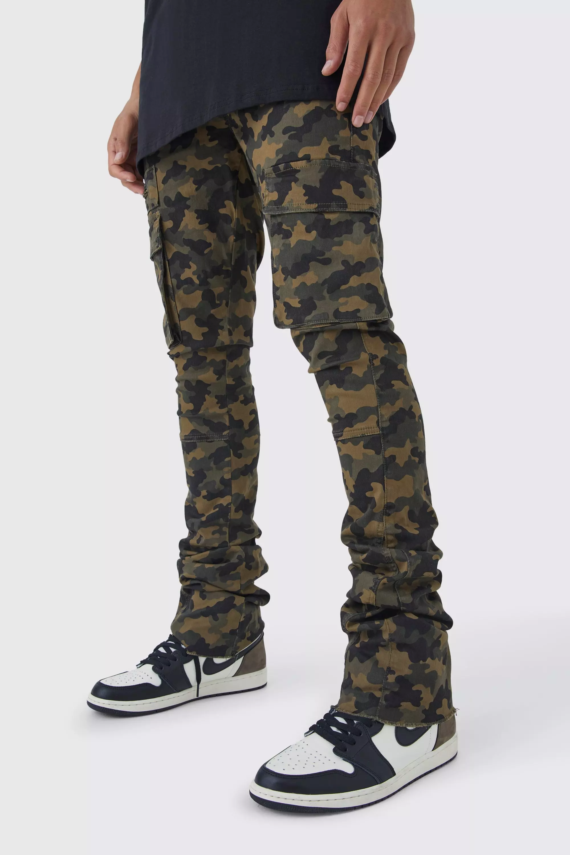 boohooMAN Men's Slim Gusset Flare Camo Cargo Pants