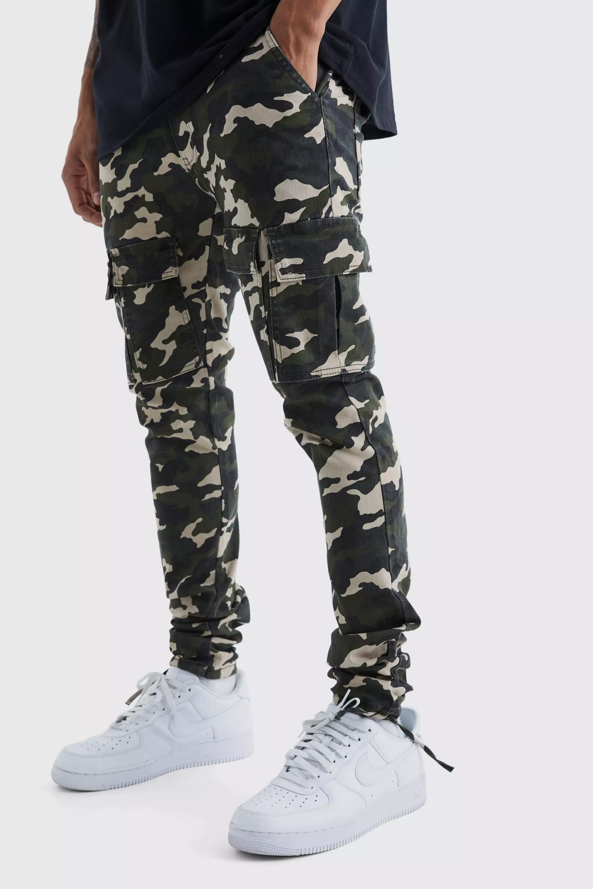 Snow camo best sale cargo pants