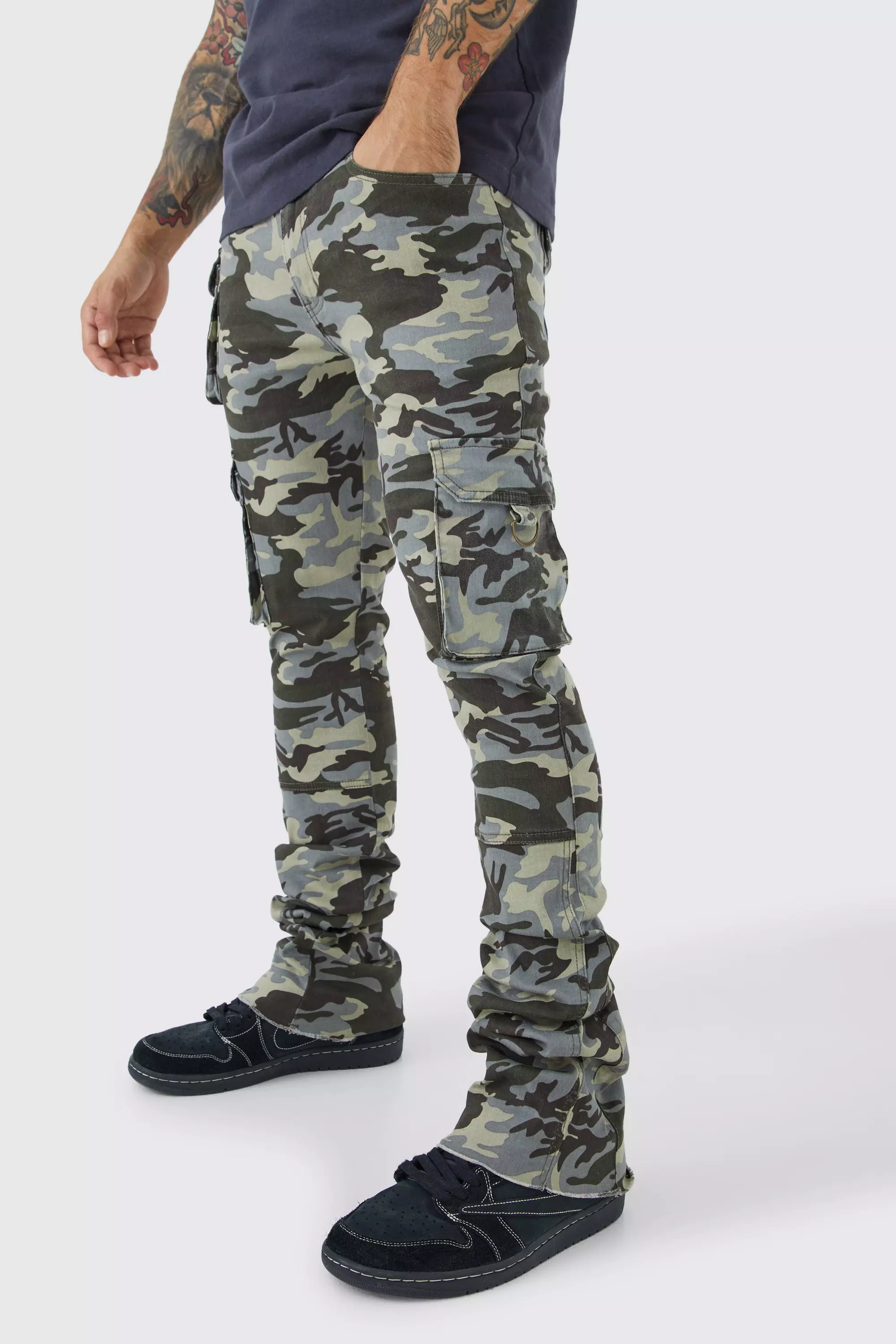 Camouflage cargo trousers