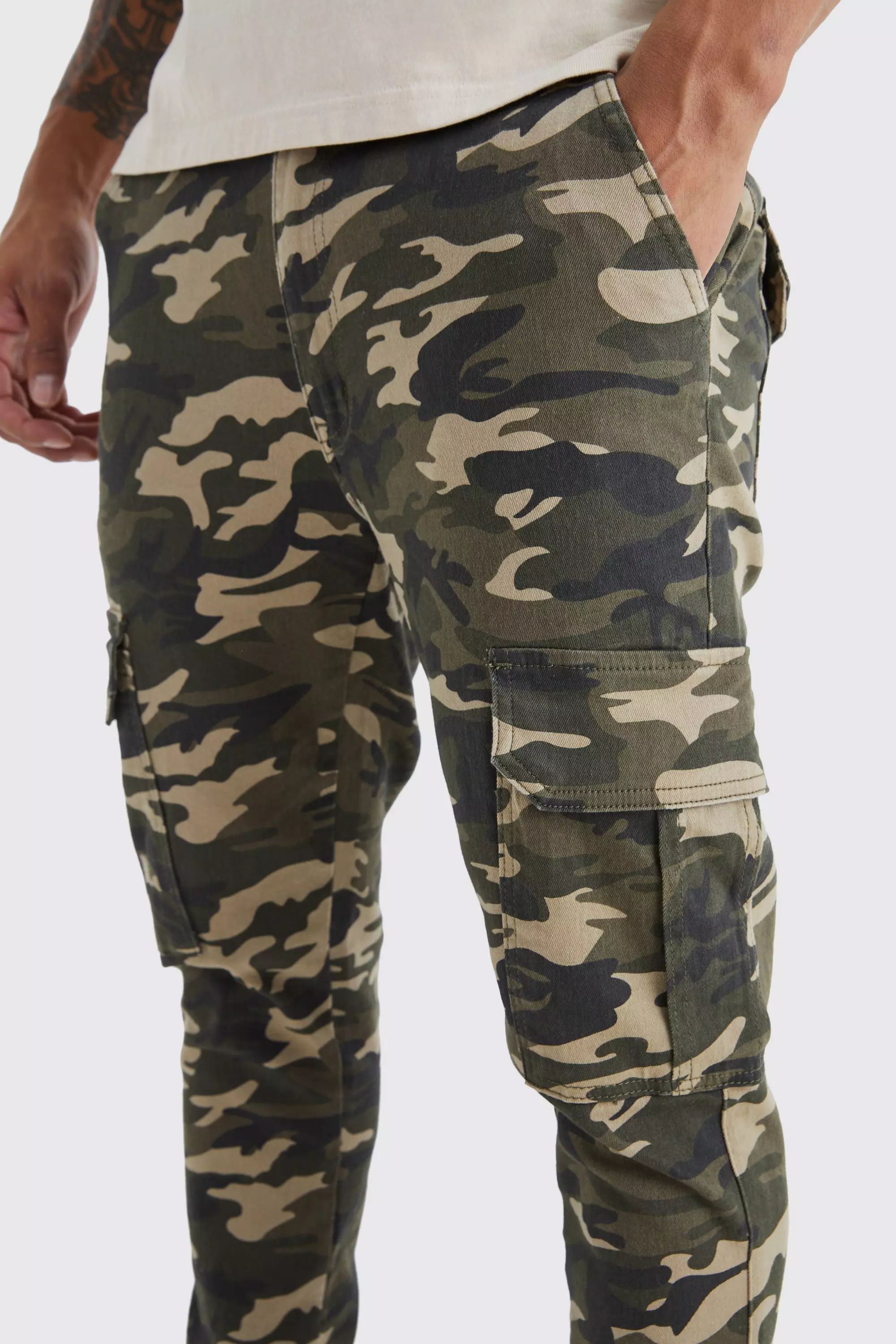 Split sales cargo pants