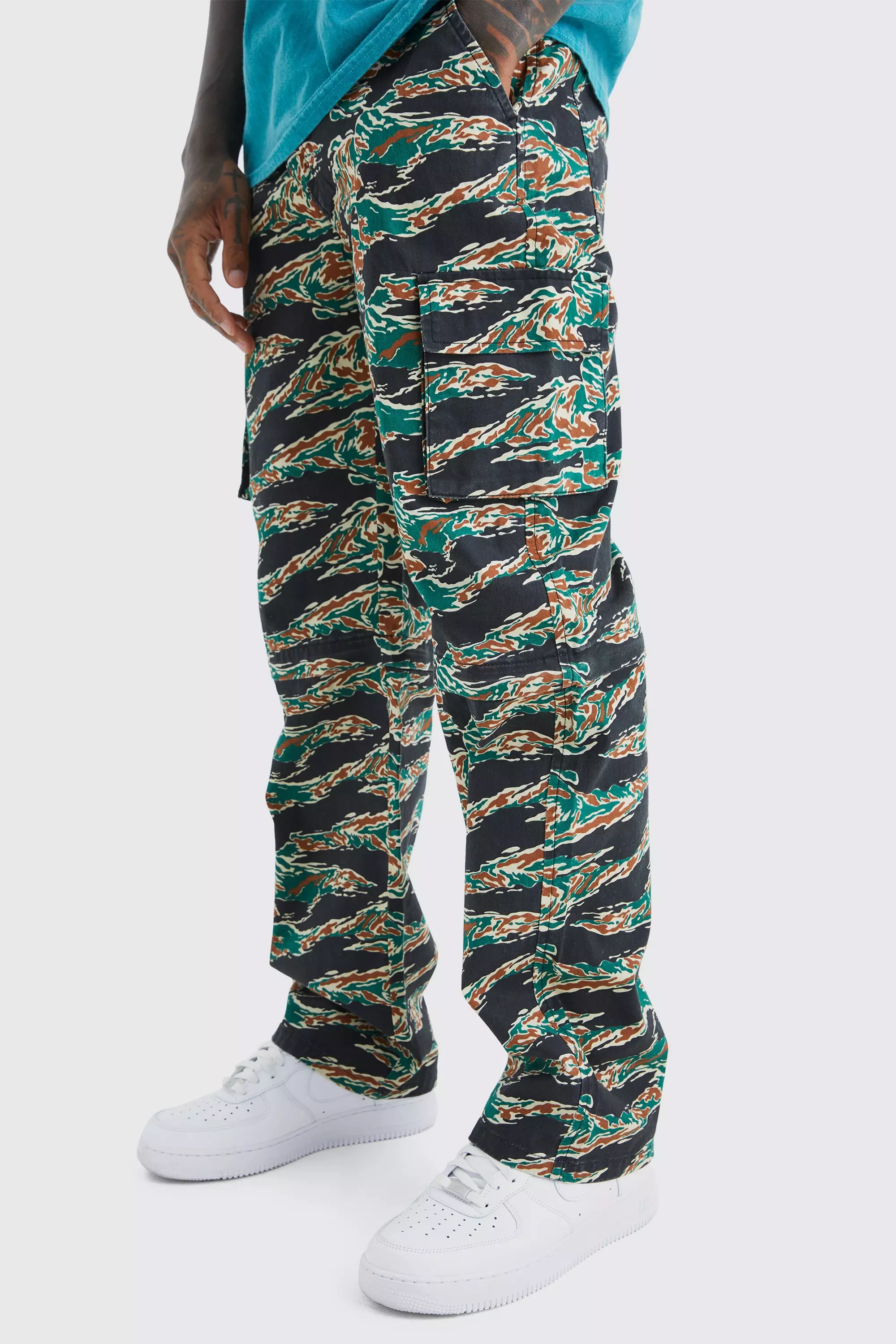 Camo pants with store zippers