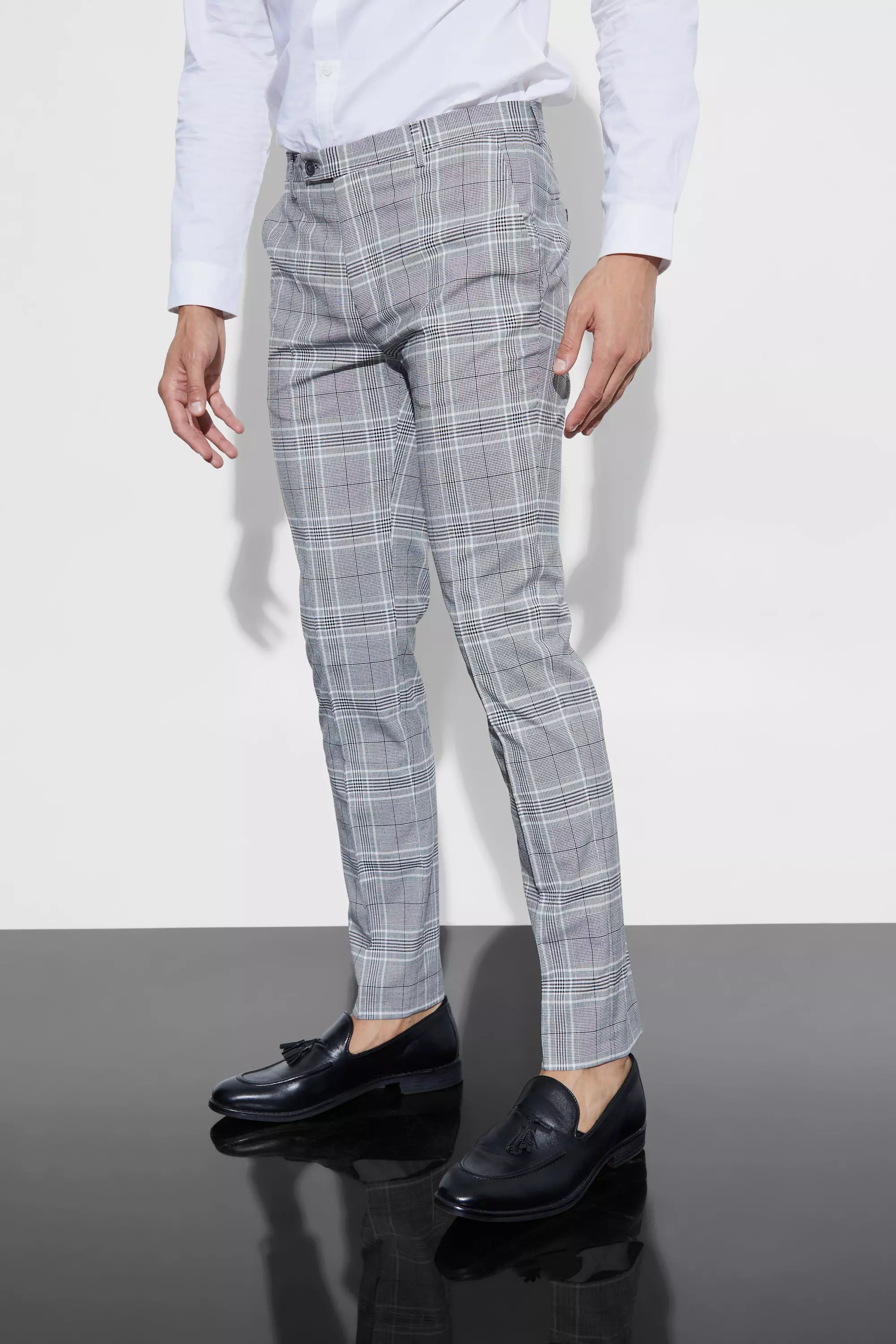 Skinny Tapered Smart Plaid Pants with Pintuck